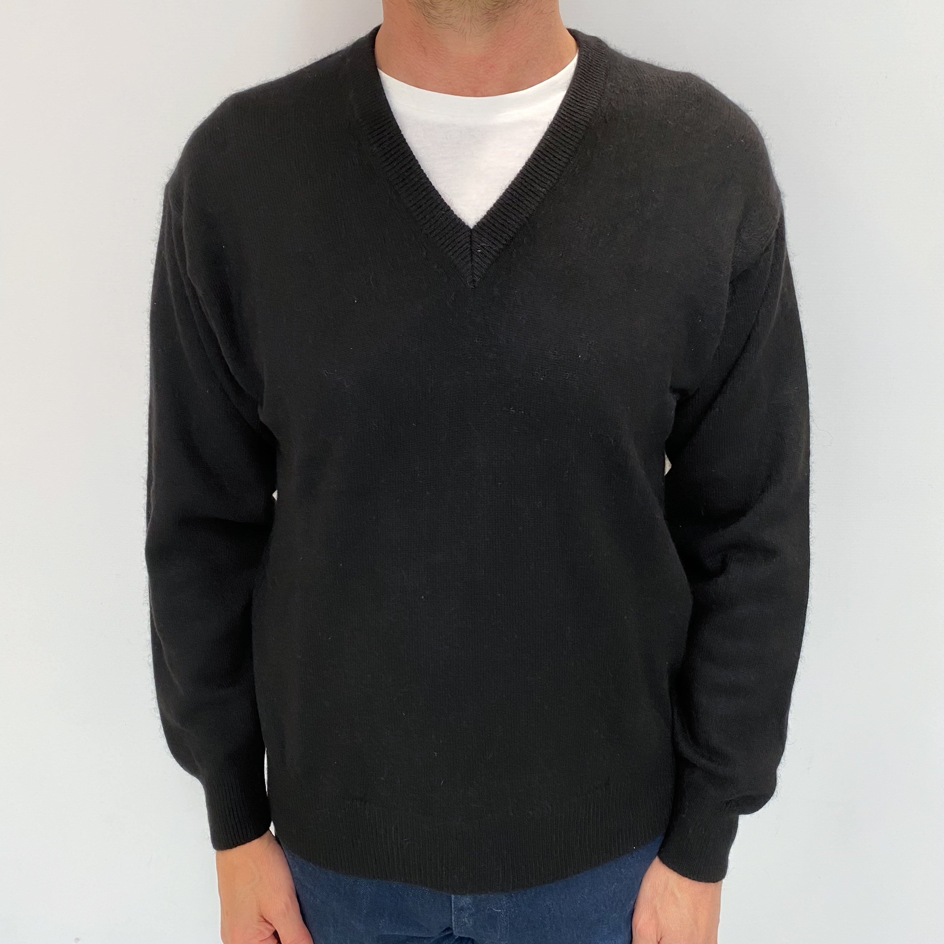 Men's Black Cashmere V Neck Jumper Small