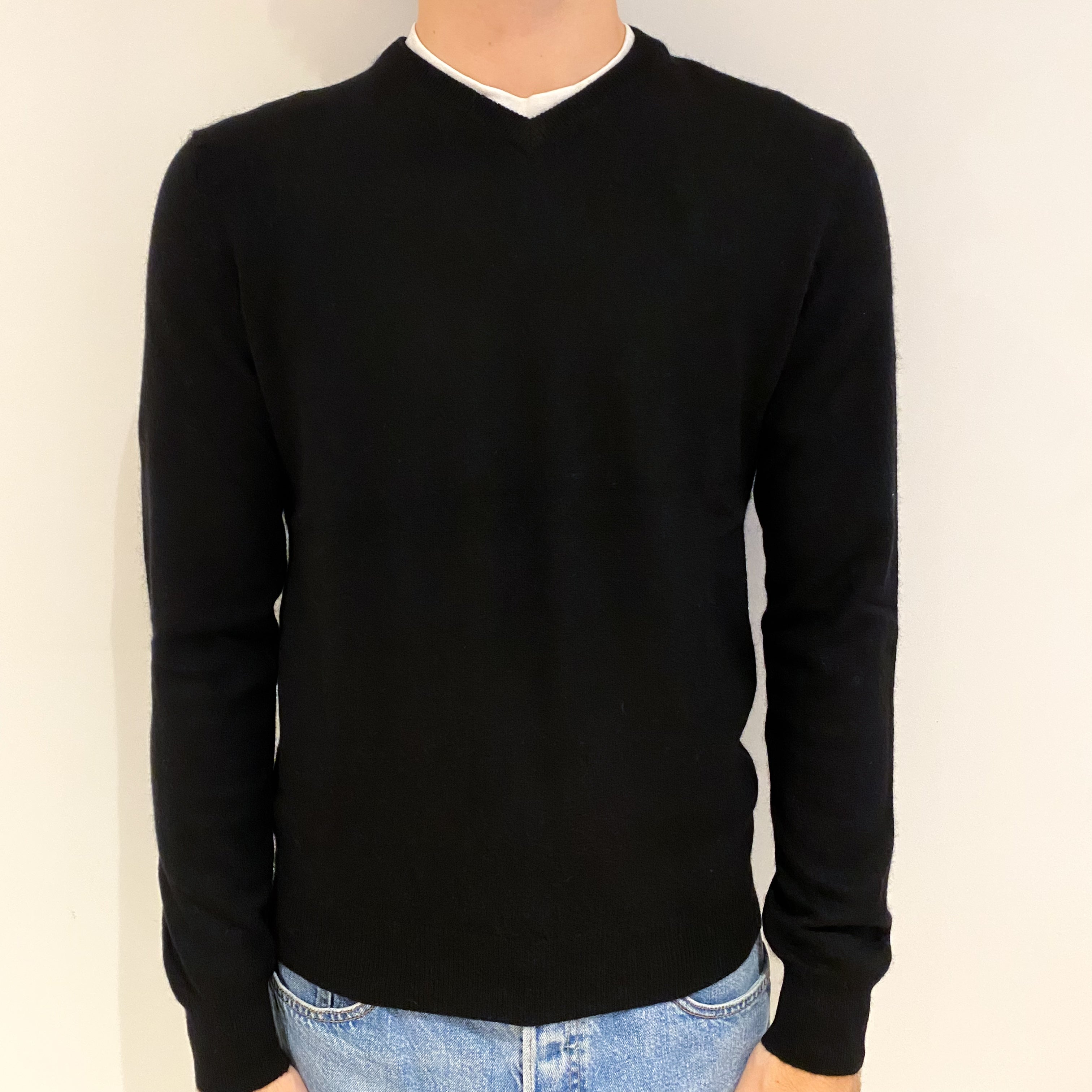 Men's Black Cashmere V Neck Jumper Medium