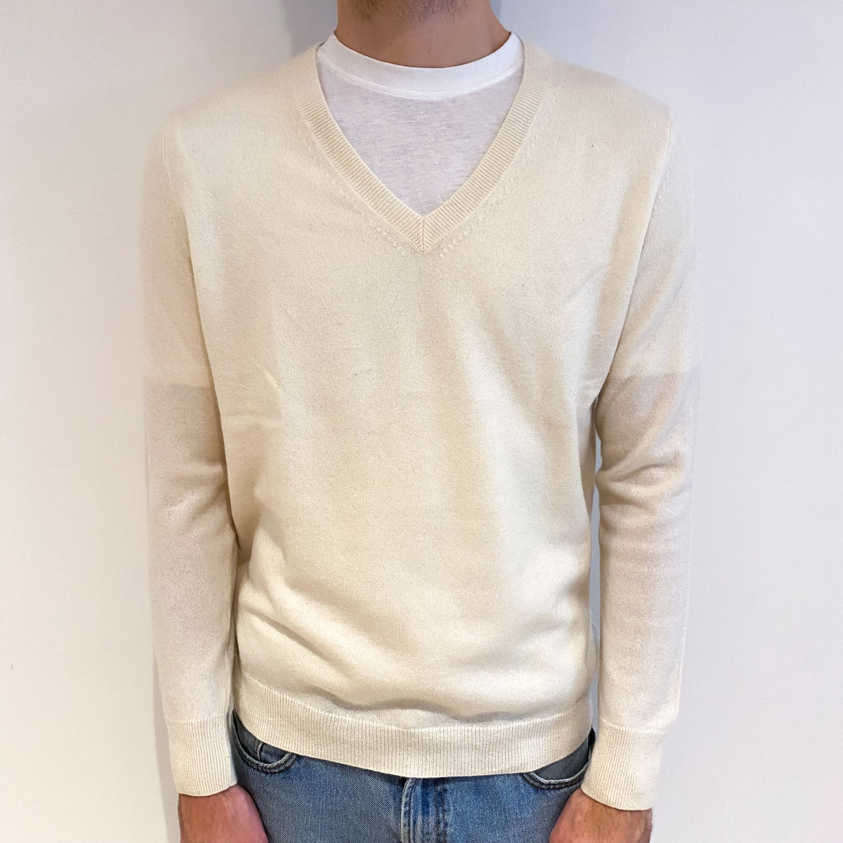 Men's Vanilla Cream Cashmere V Neck Jumper Large