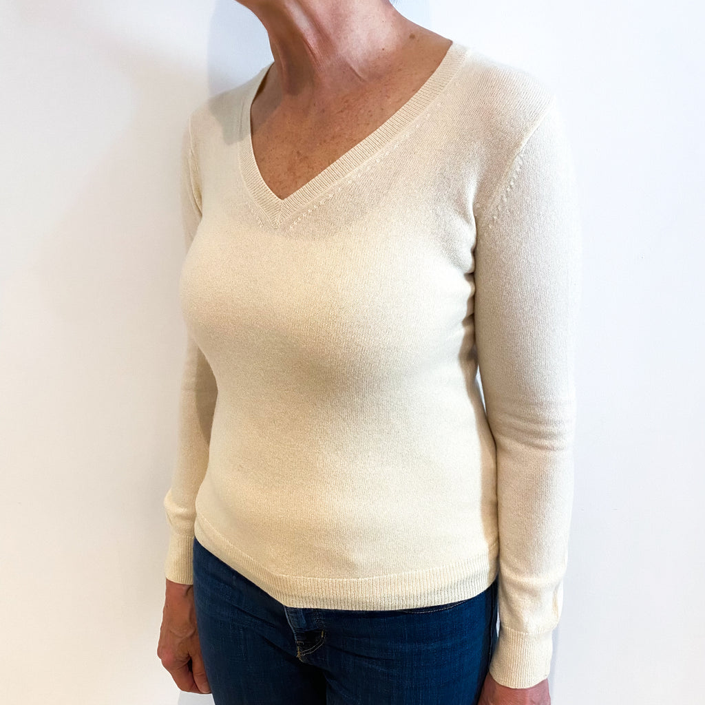 Clotted Cream Cashmere V Neck Jumper Medium