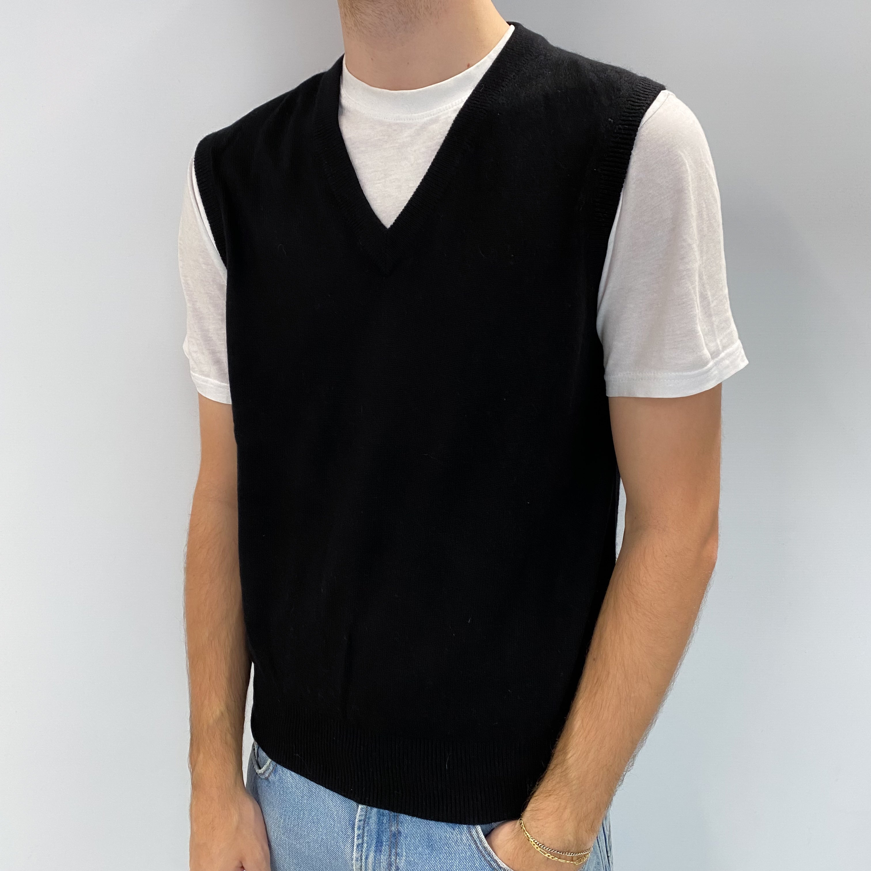 Men's Black Cashmere V Neck Sleeveless Jumper Large