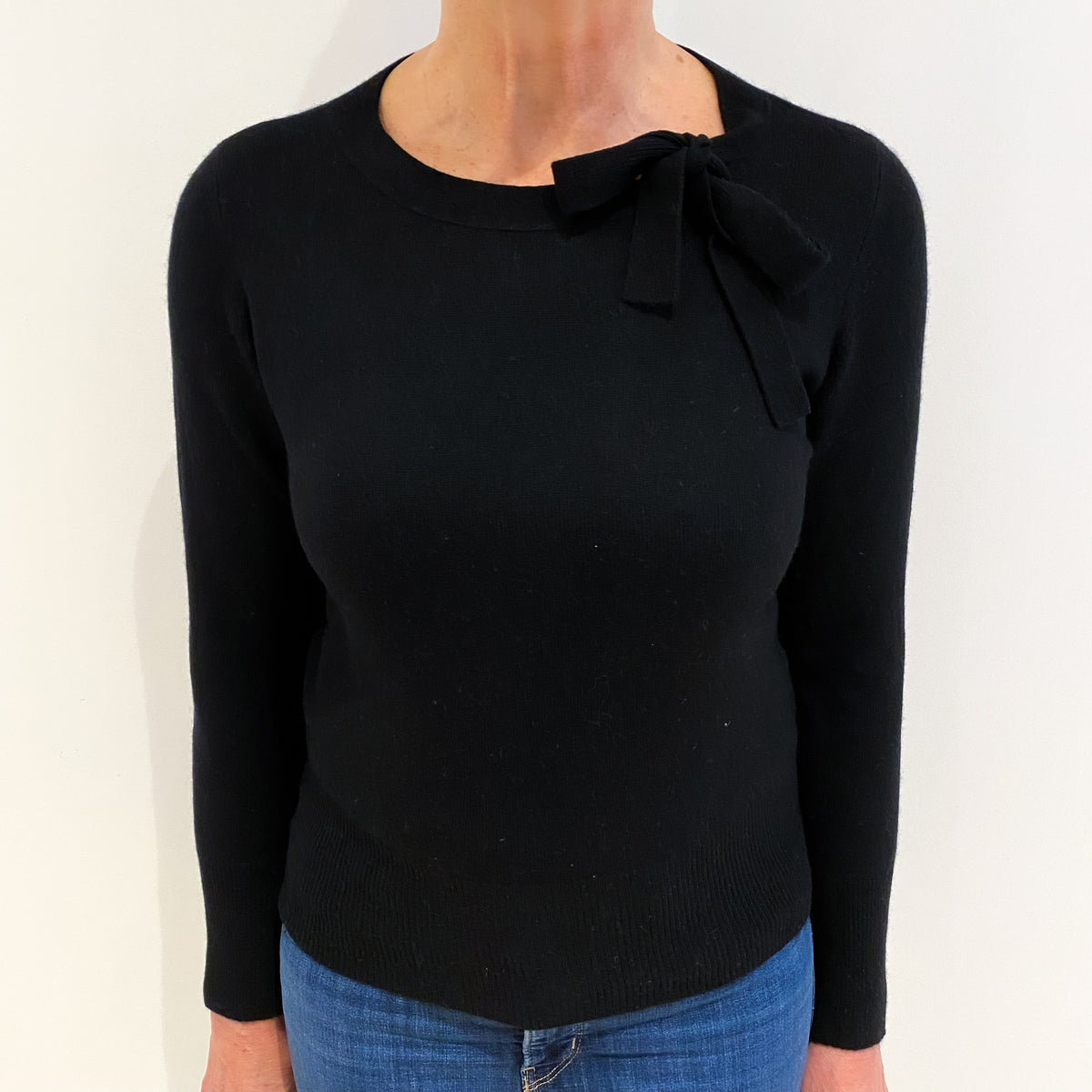Black Cashmere Crew Neck With Neck Tie Jumper Medium
