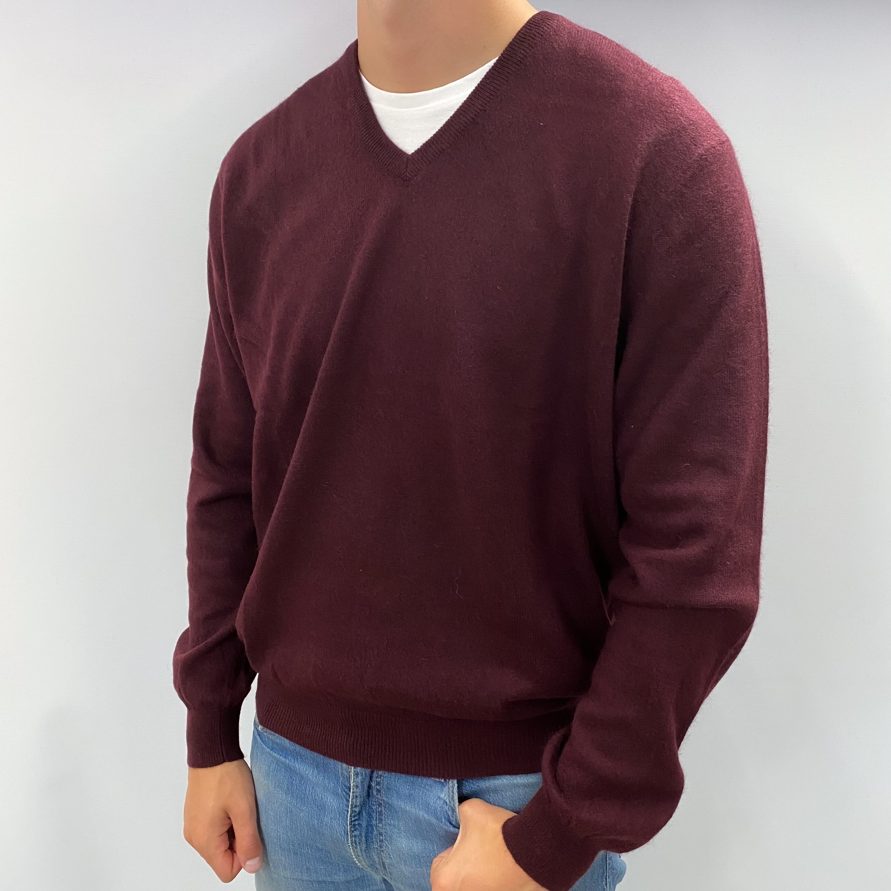 Men's Mulberry Purple Cashmere V Neck Jumper XL