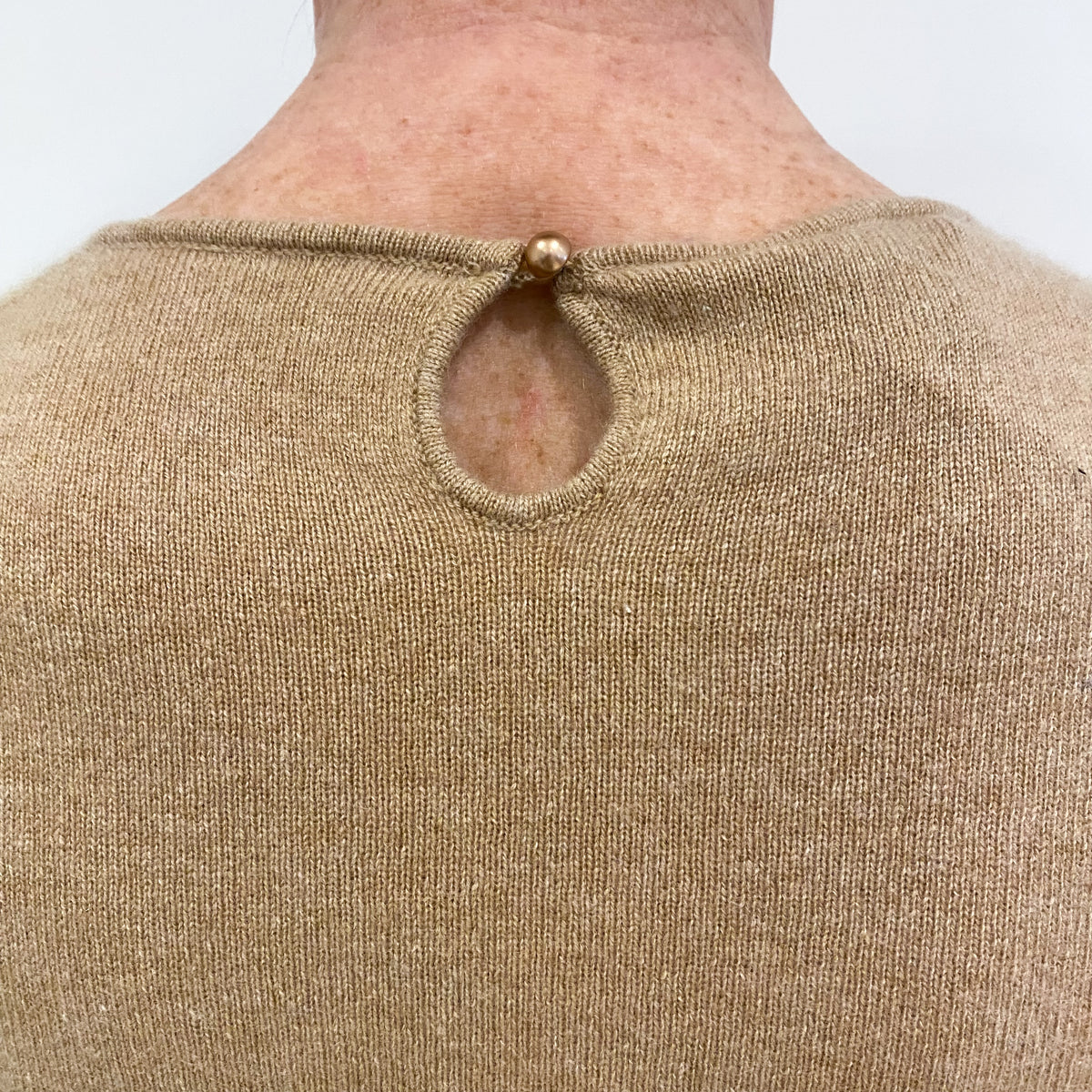 Camel Brown Cashmere Crew Neck Jumper with Back Neck Opening m Small