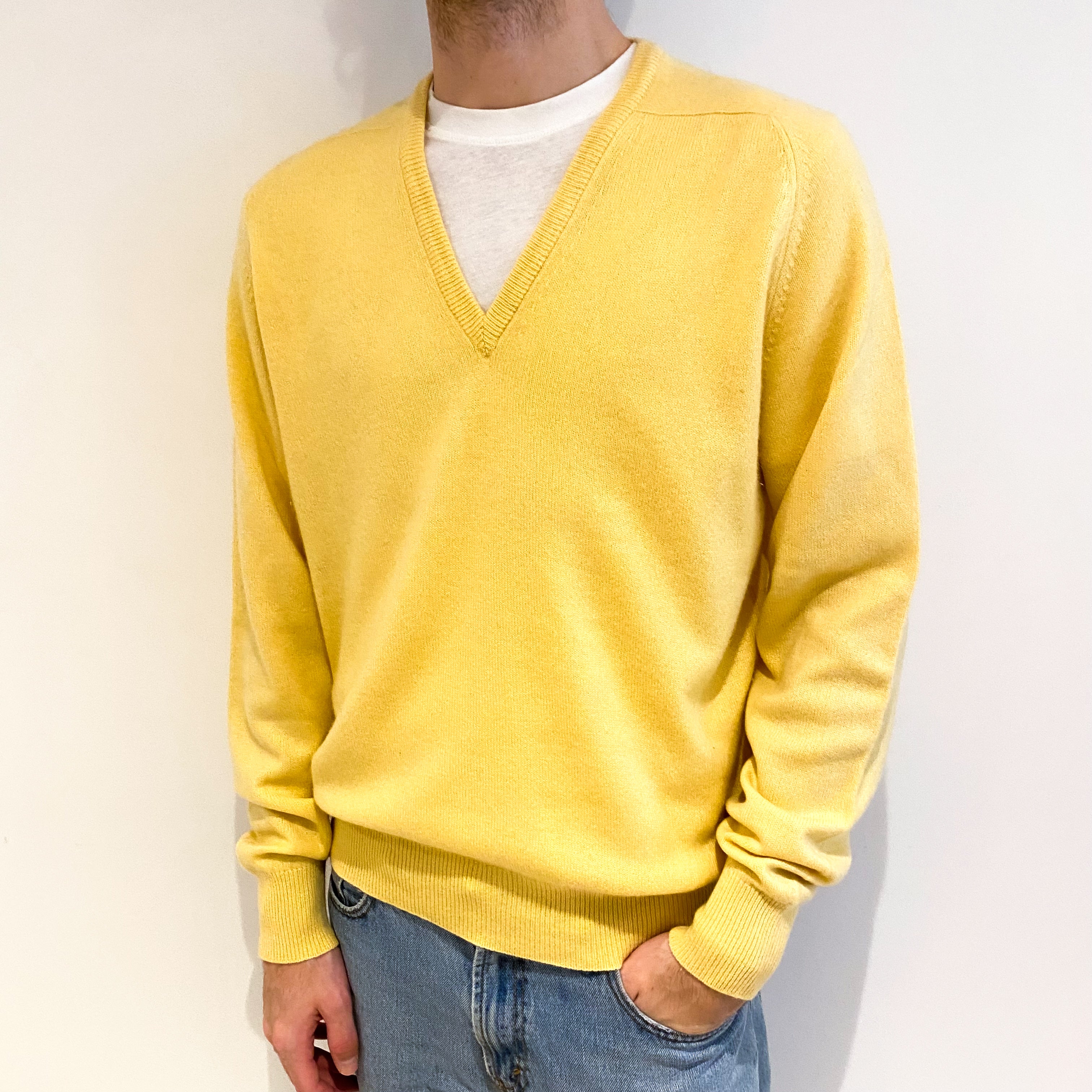Men's English Custard Yellow Cashmere V Neck Jumper Large