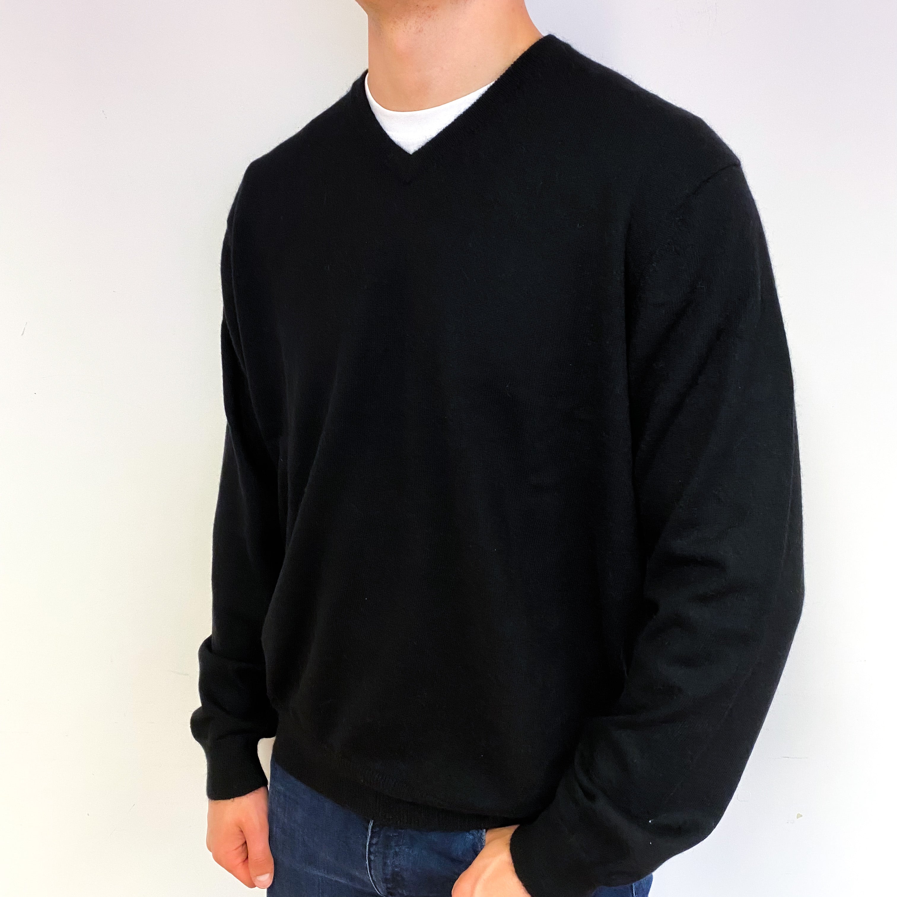 Men's Black Cashmere V-Neck Jumper Extra Extra Large