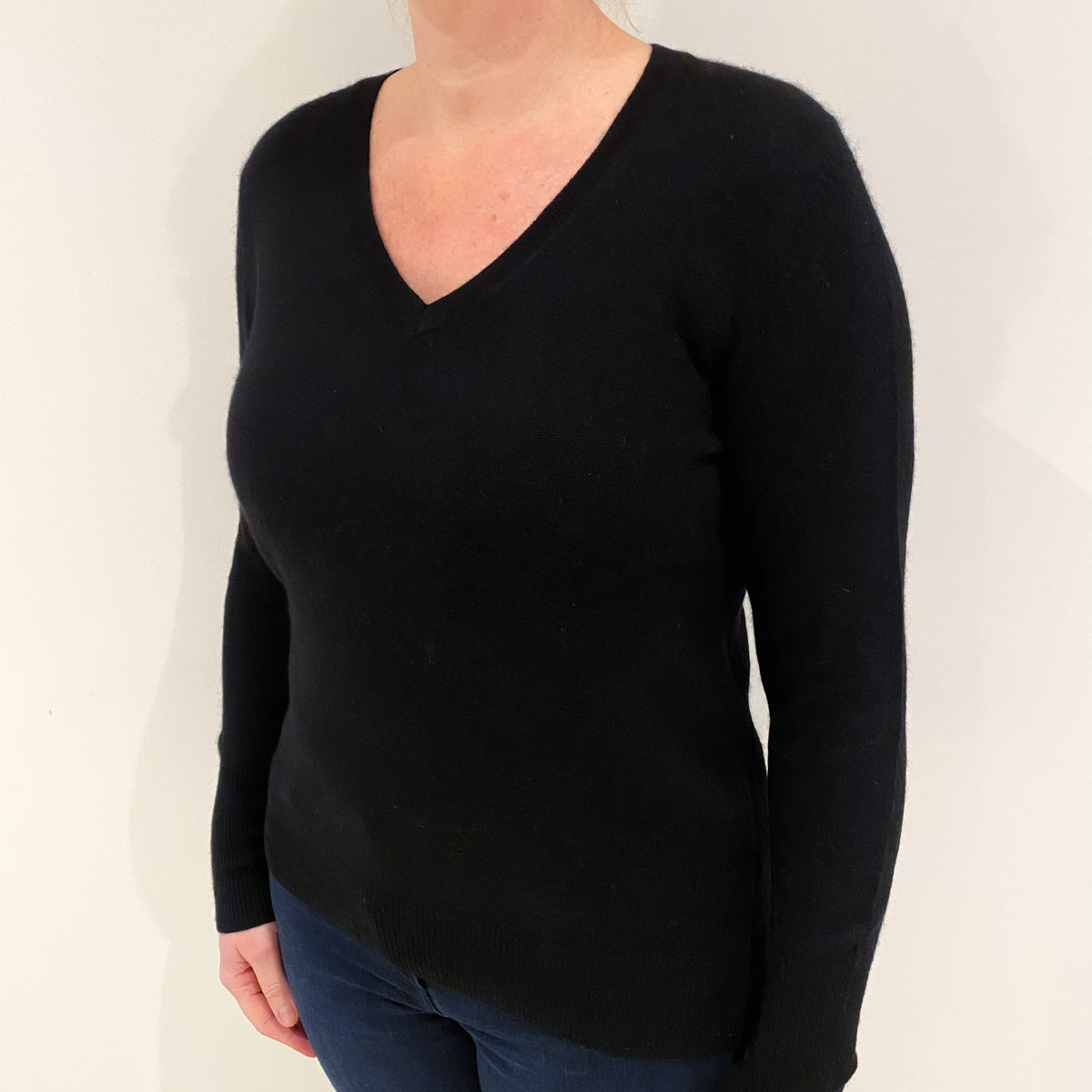 Black Cashmere V Neck Jumper Large