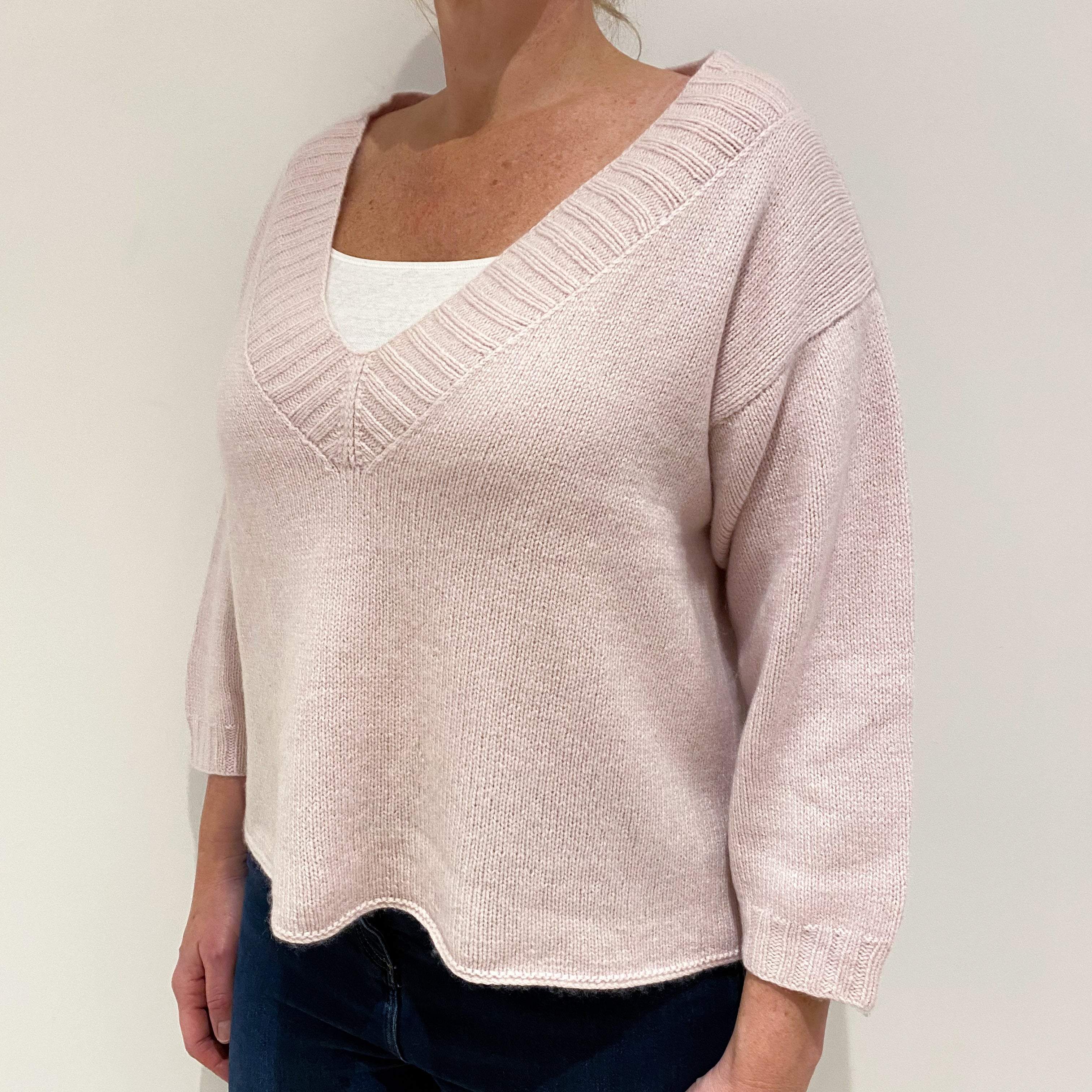 Shell Cashmere Deep V-Neck Jumper Large
