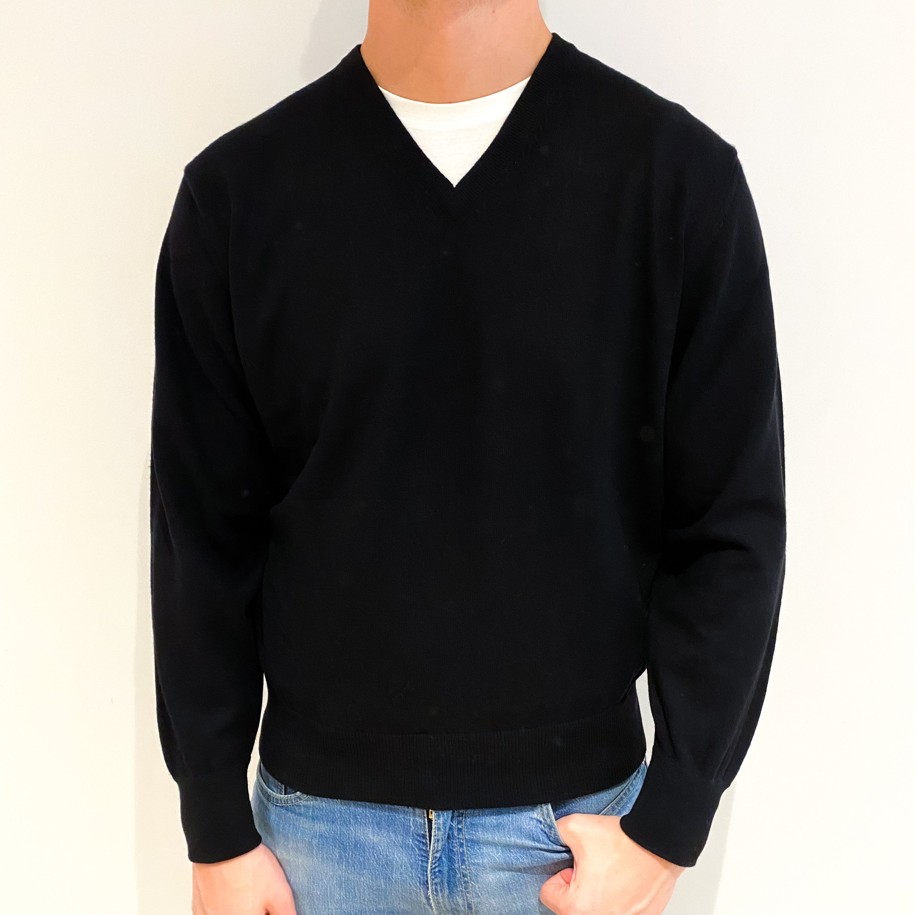 Men's Black Cashmere V Neck Jumper XL