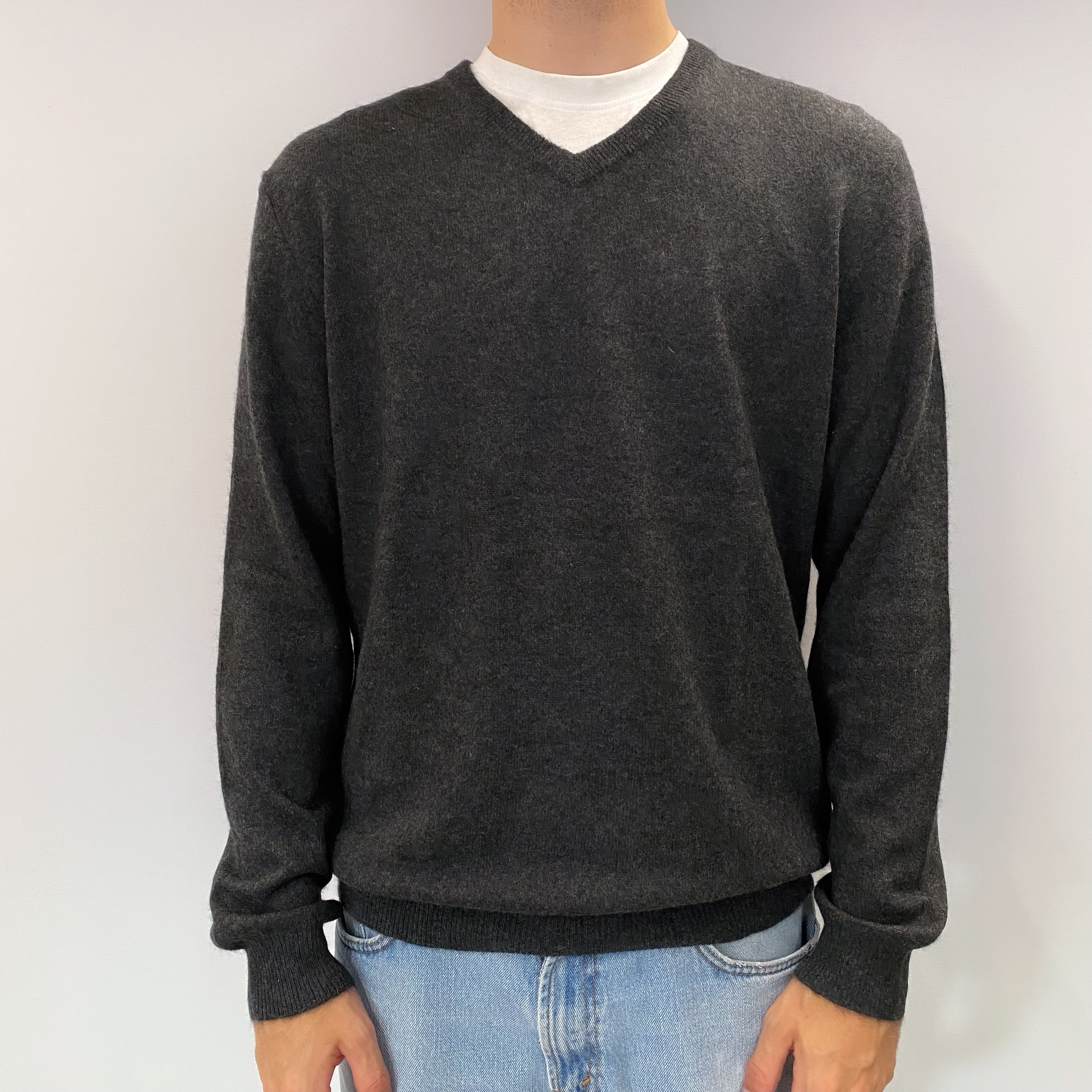 Men's Charcoal Grey Cashmere V Neck Jumper Large