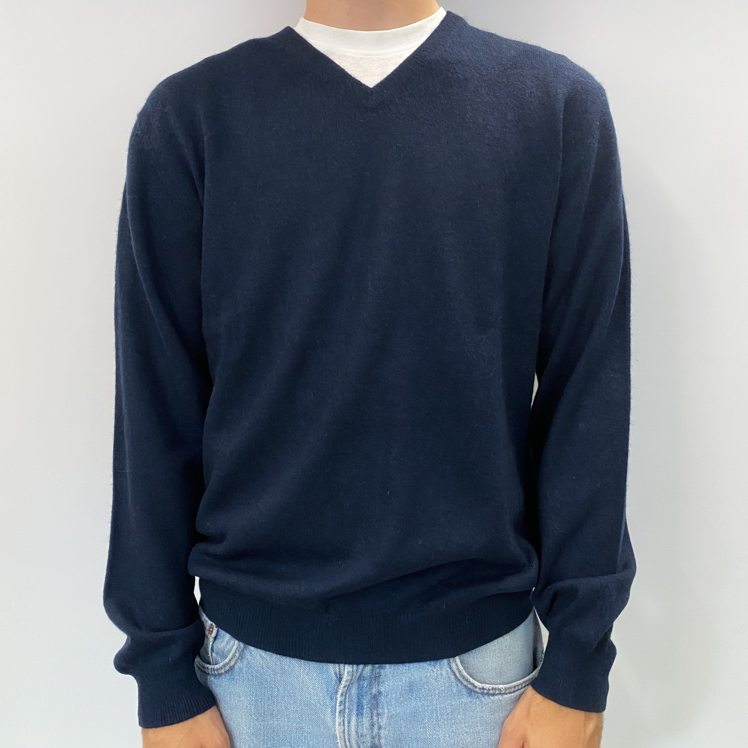 Men's Midnight Blue Cashmere V Neck Jumper Large