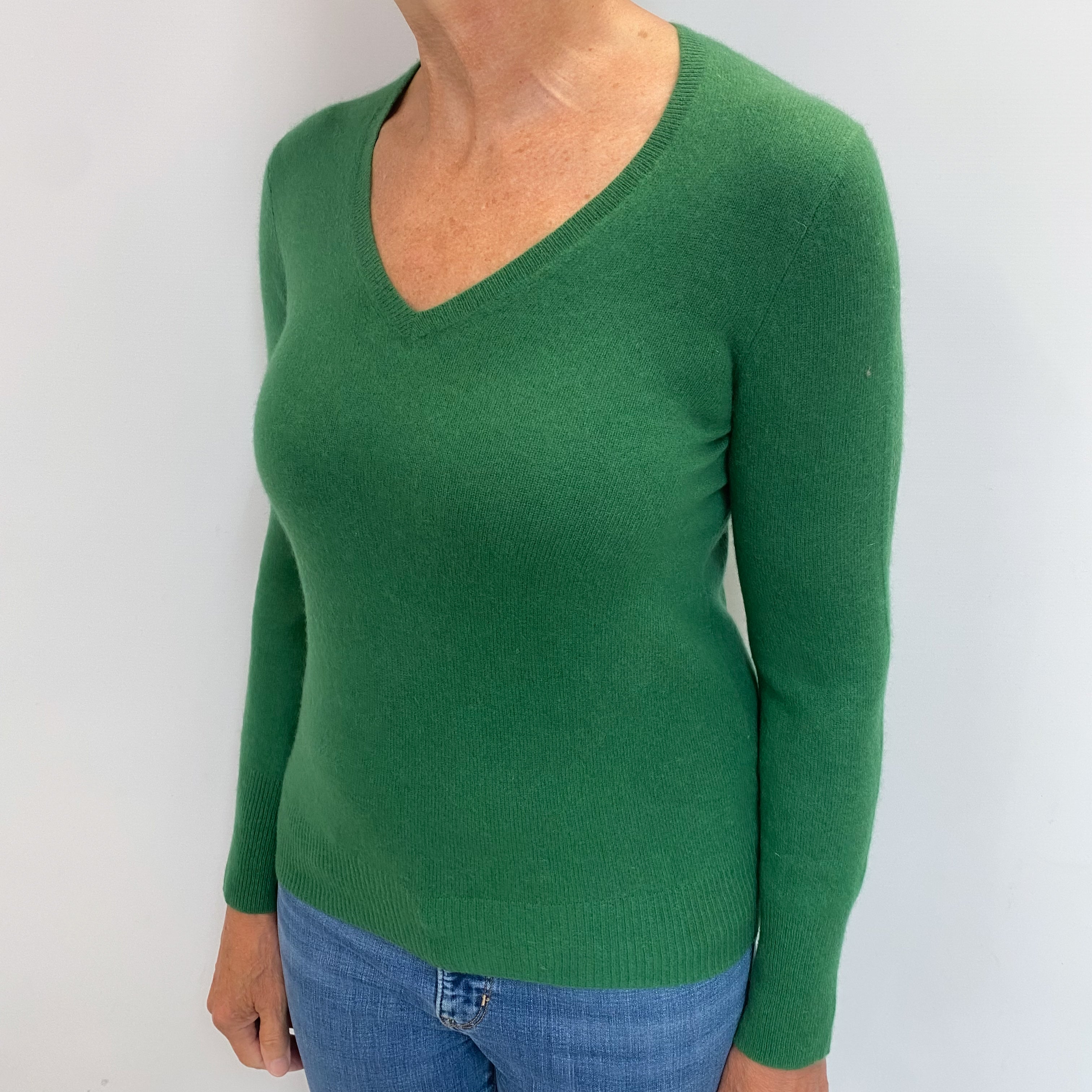 Shamrock Green Cashmere V Neck Jumper Medium