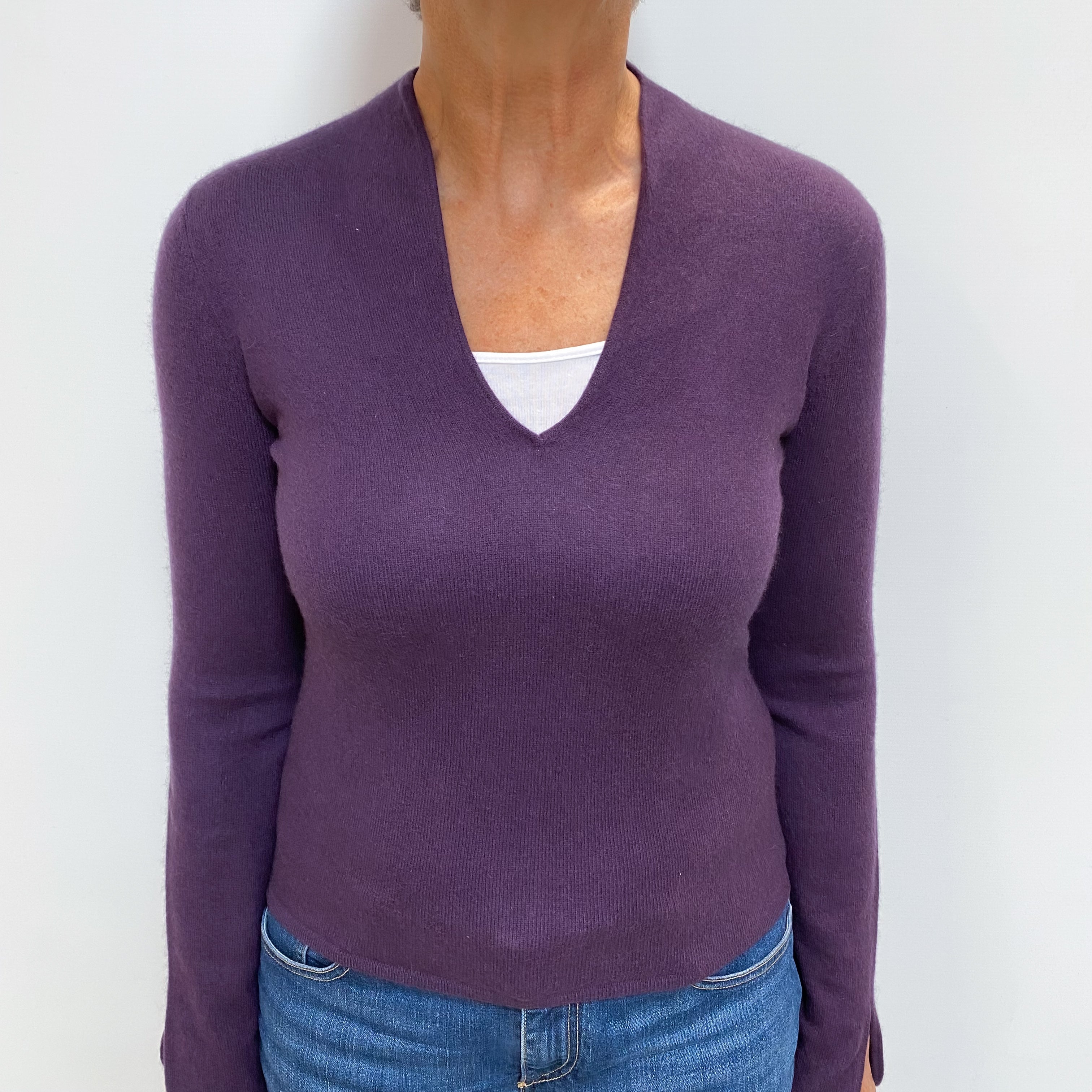 Neiman Marcus Blueberry Purple Cashmere V Neck Jumper Medium