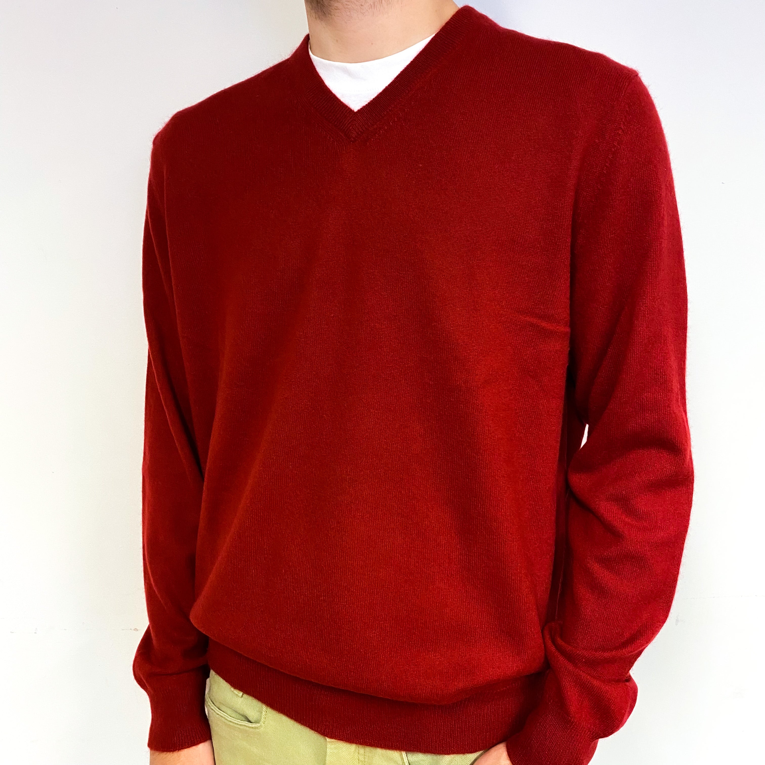 Men's Crimson Red Cashmere V-Neck Jumper Large
