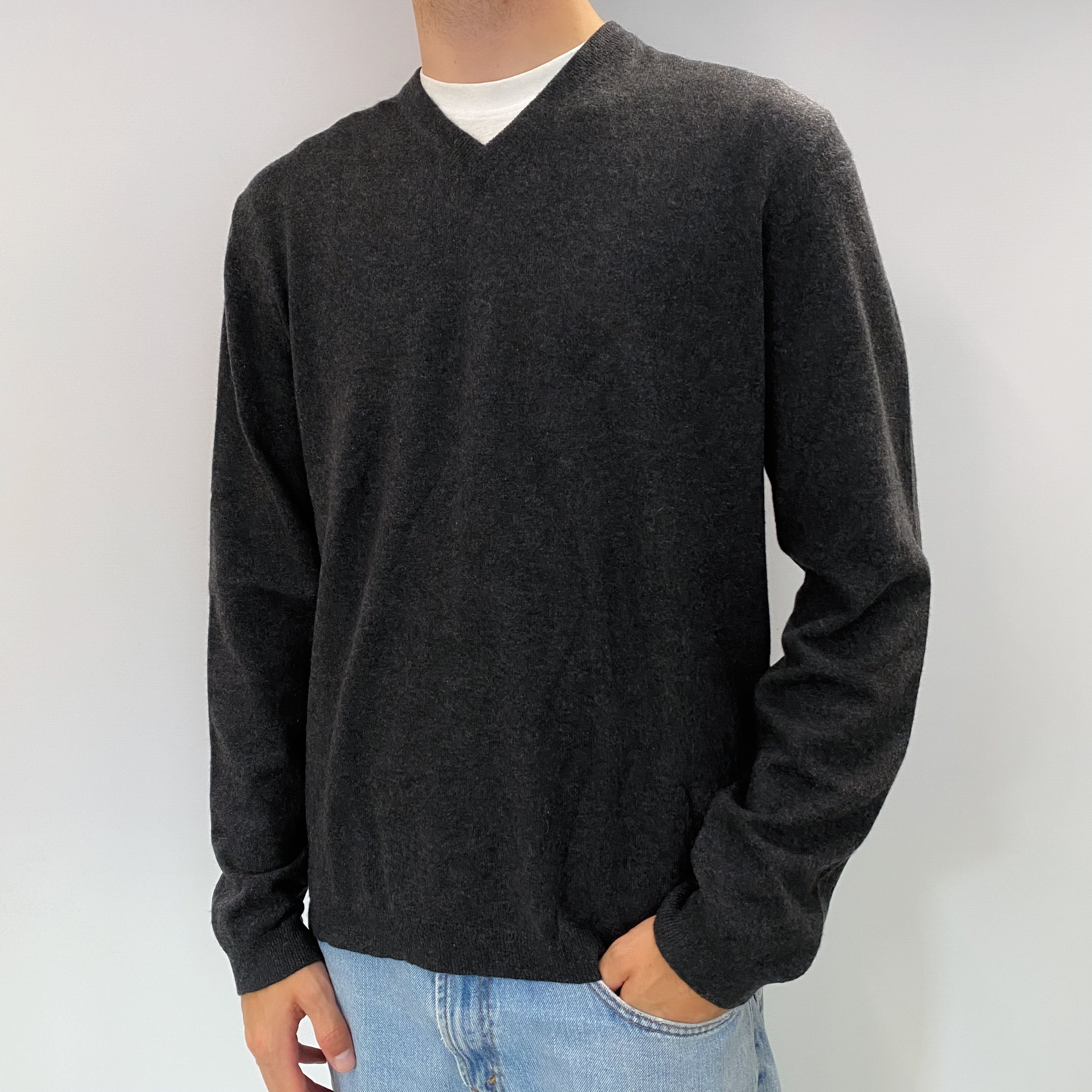 Men's Charcoal Grey Cashmere V Neck Jumper Large