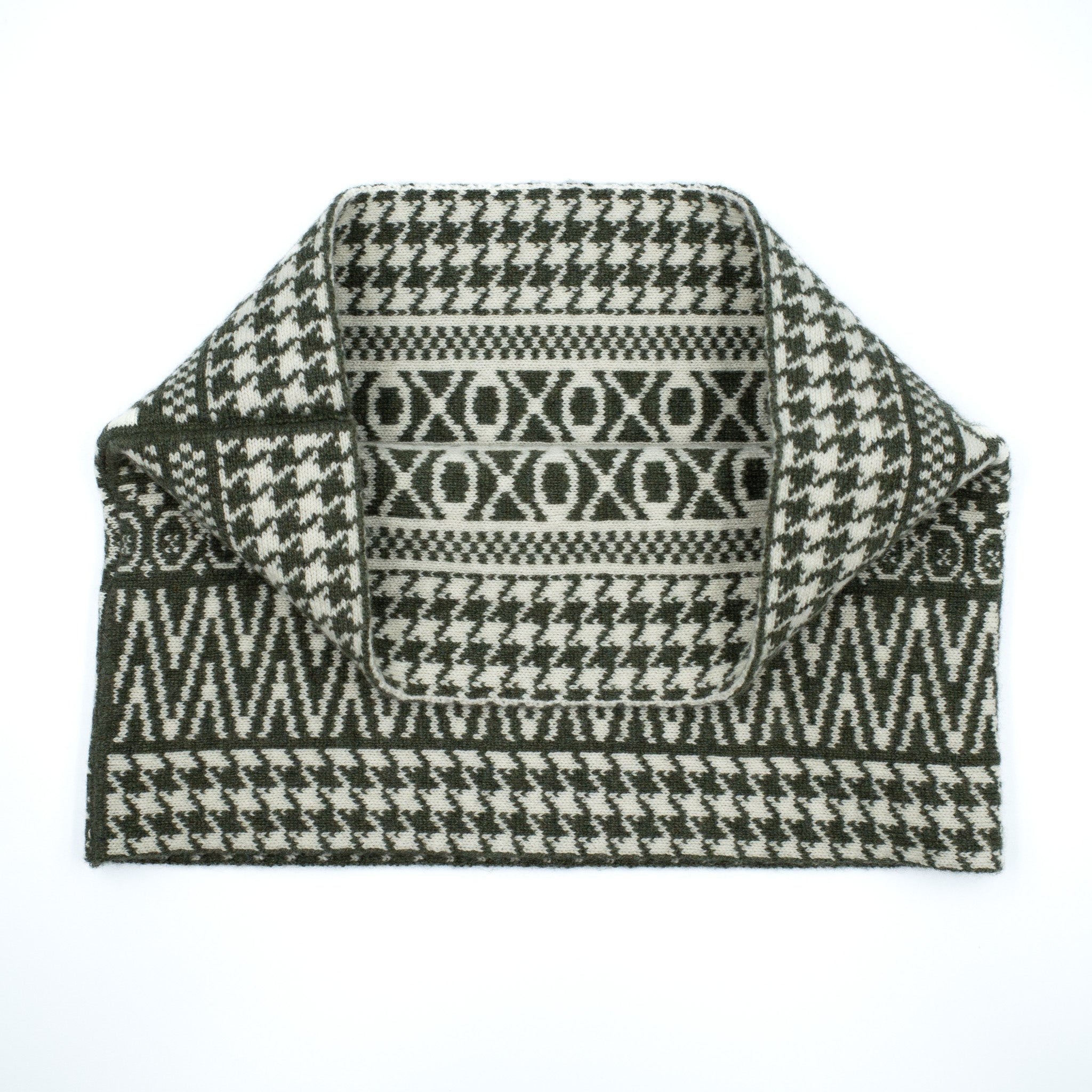Brand New Fair Isle Neck Warmer in Green and Winter White