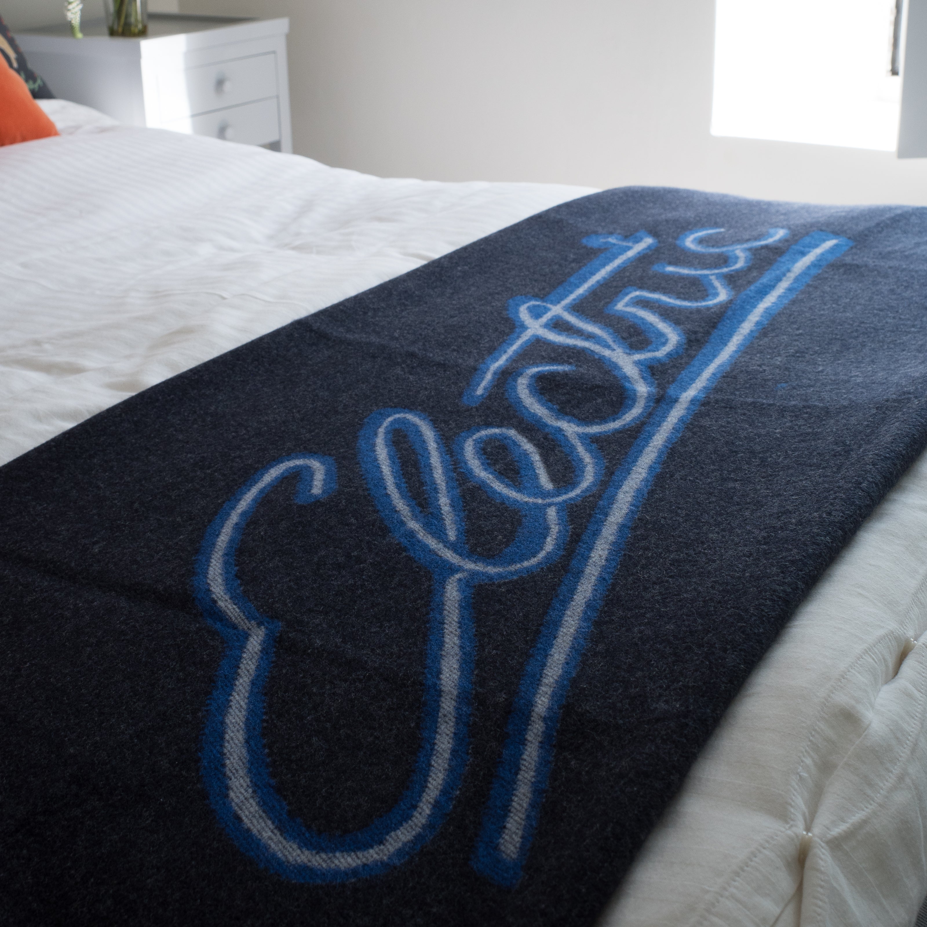 Scottish Begg & Co Charcoal and Electric Blue Reversible Luxury Cashmere Blend Blanket