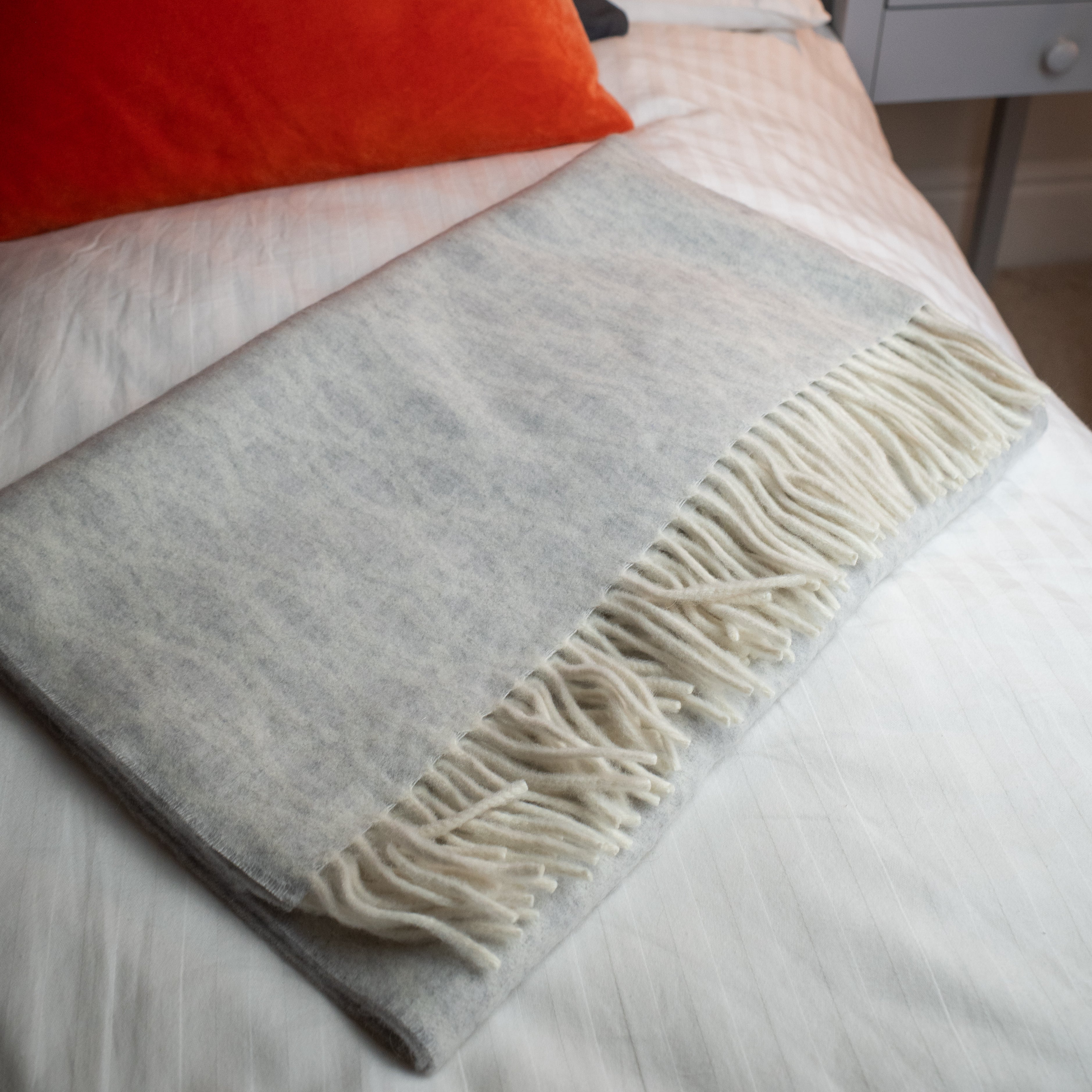 Brand New English Frost Grey Patterned Luxury Woven Cashmere Cot Blanket