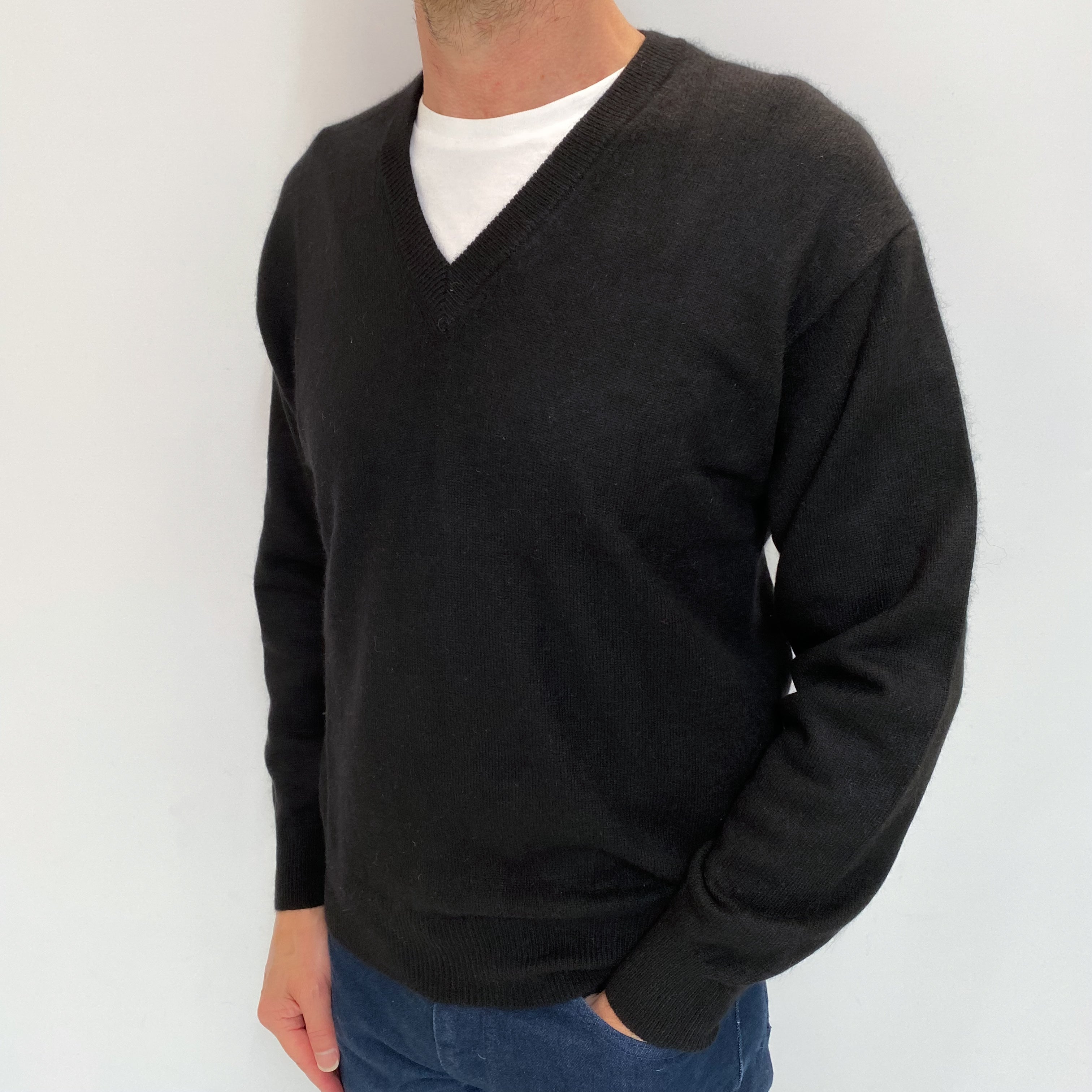 Men's Black Cashmere V Neck Jumper Small