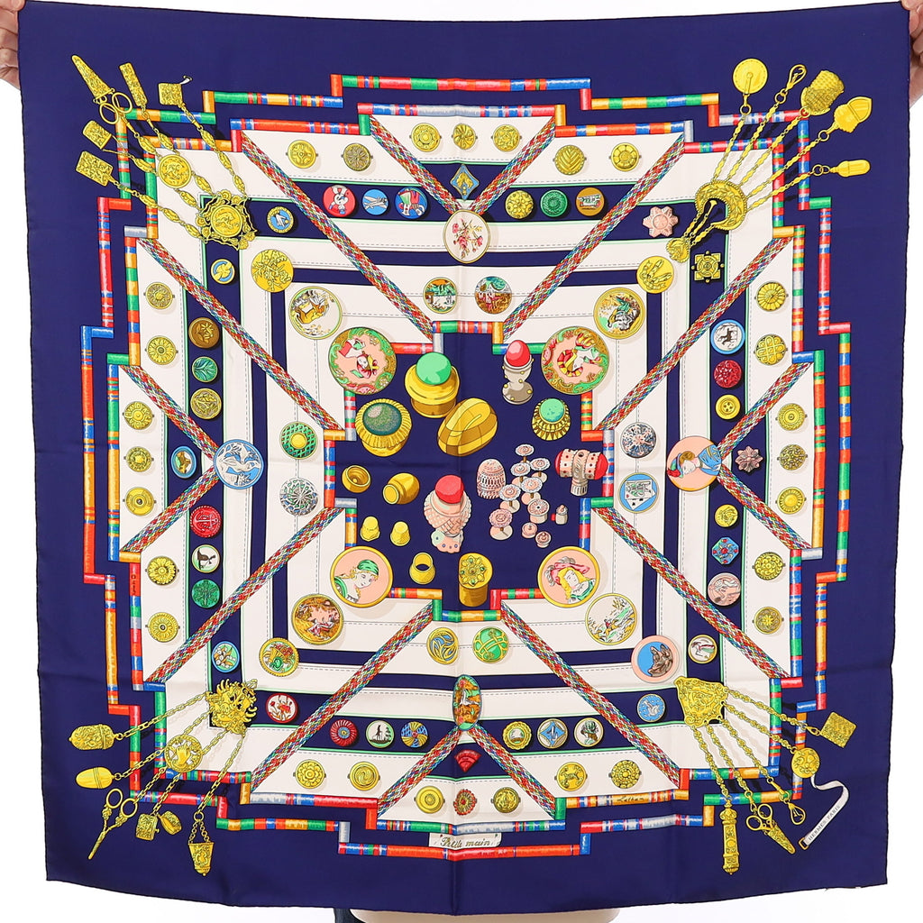Pristine Boxed Hermès Petite Main Silk Scarf