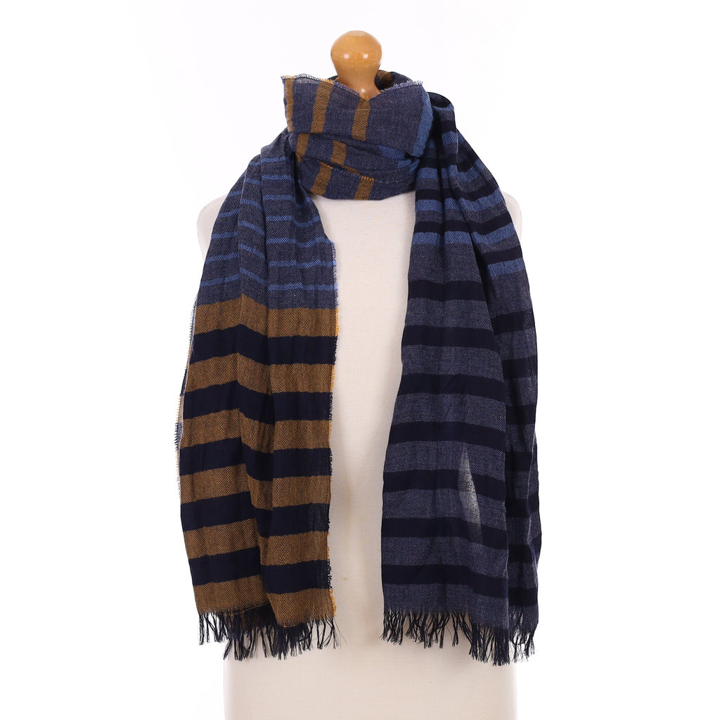 Brand New Scottish Midnight Blue and Chestnut Luxury Woven Cashmere Crinkle Wrap