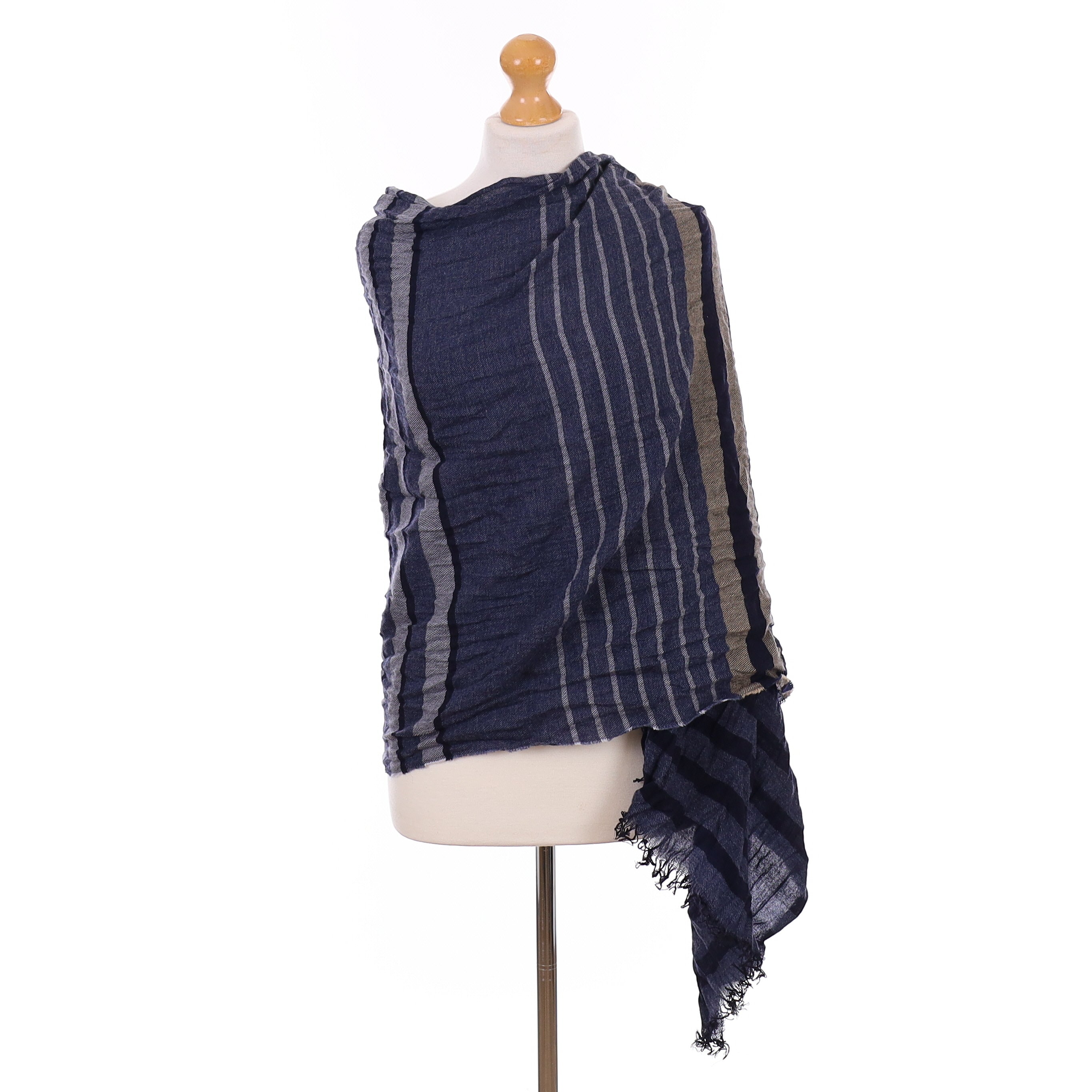 Brand New Scottish Midnight Blue and Sand Luxury Woven Cashmere Crinkle Wrap
