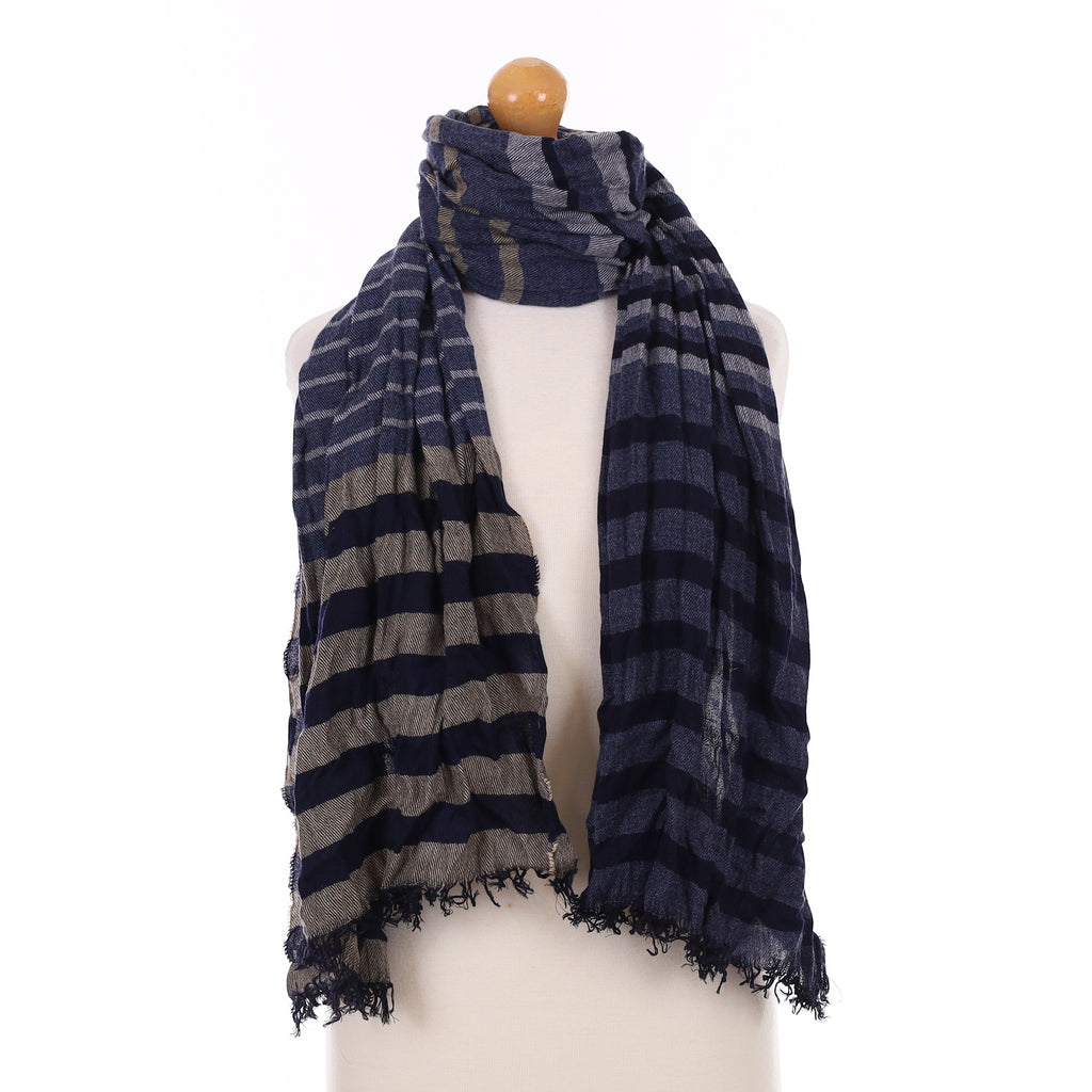 Brand New Scottish Midnight Blue and Sand Luxury Woven Cashmere Crinkle Wrap