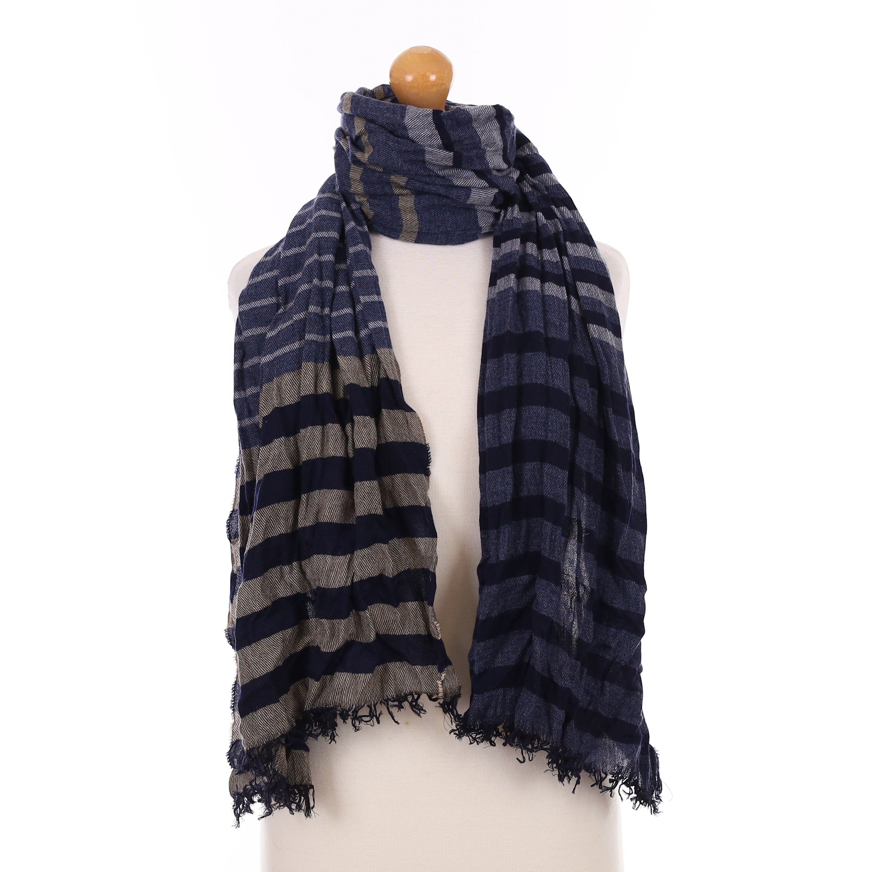 Brand New Scottish Midnight Blue and Sand Luxury Woven Cashmere Crinkle Wrap