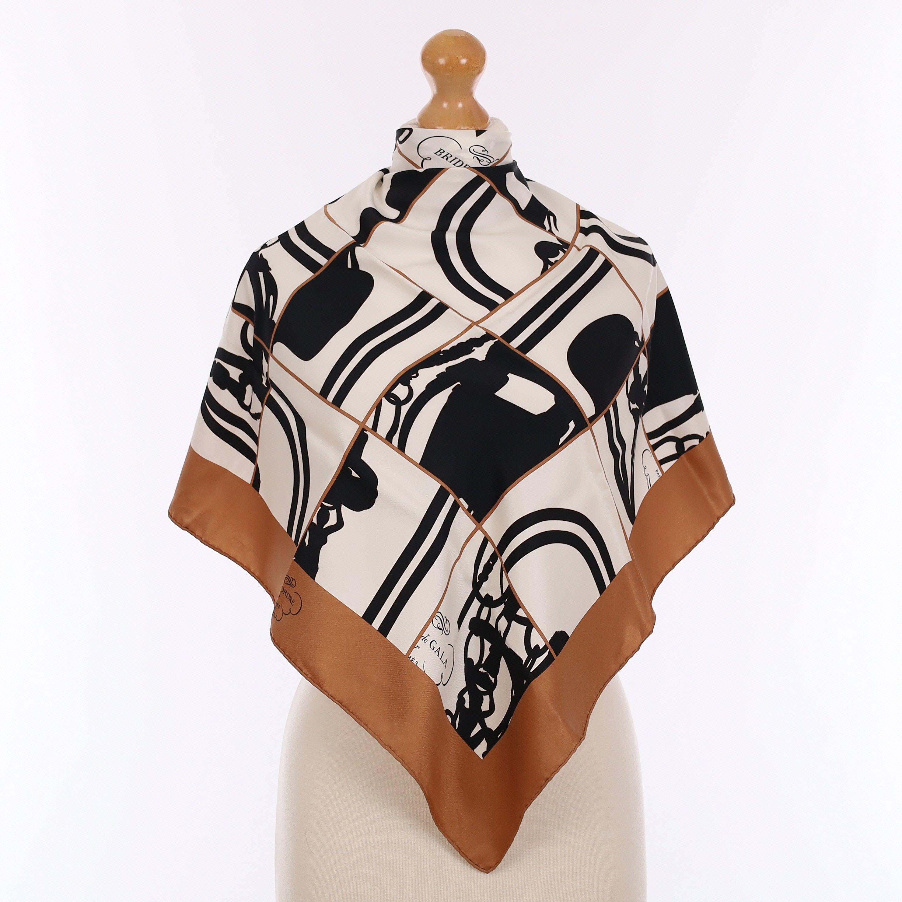 Pristine Boxed Hermès 70 En Désordre Silk Scarf