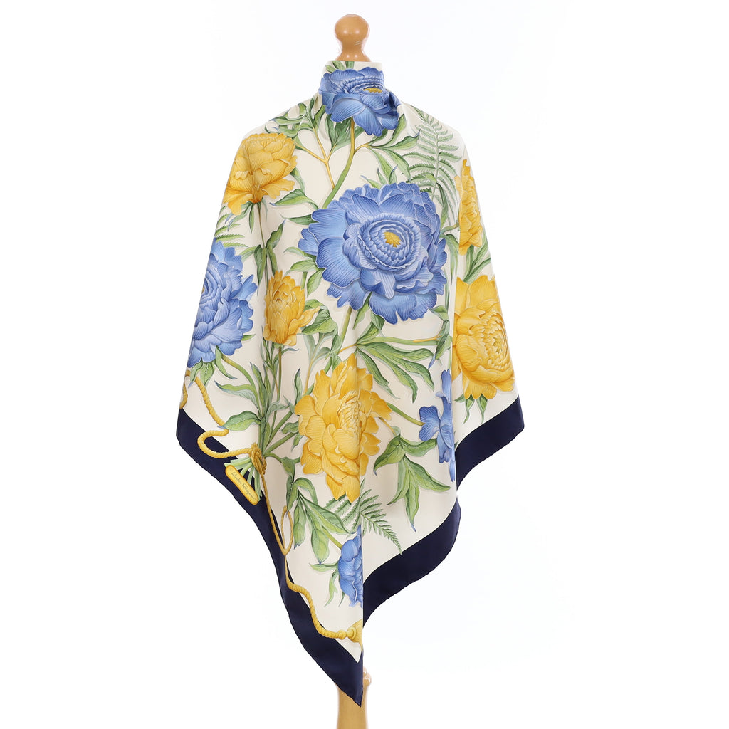 Pristine Salvatore Ferragamo Floral Silk Scarf