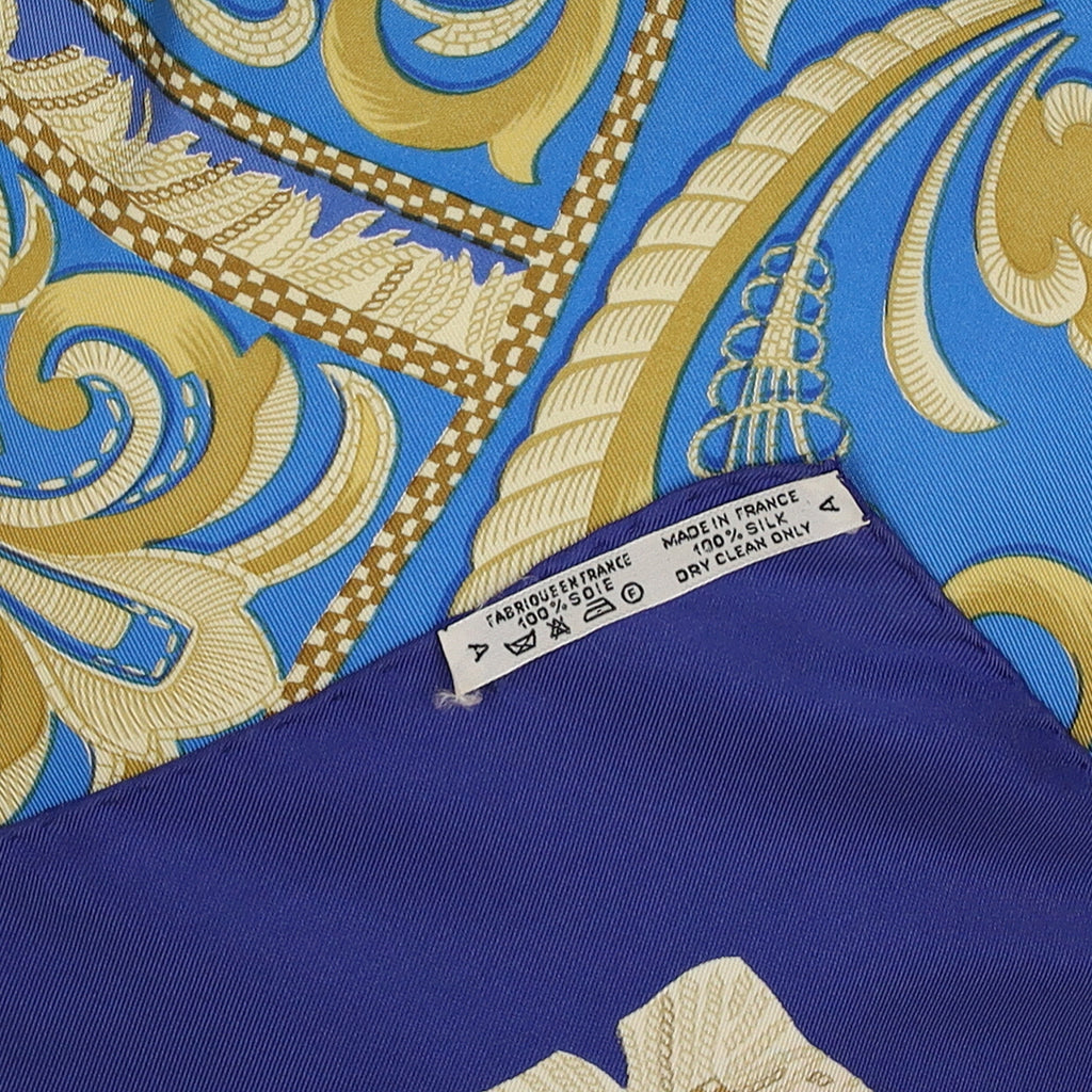 Hermès La Présentation Silk Scarf