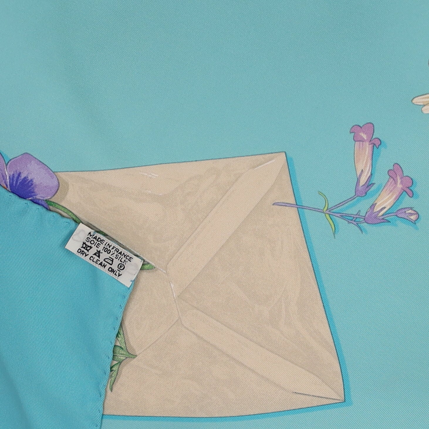 Hermès Des Fleurs pour le Dire Silk Scarf Quite Rare