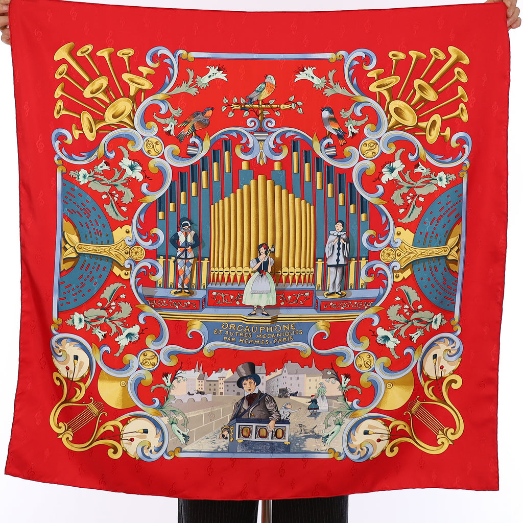 Pristine Hermès Orgauphone Silk Scarf