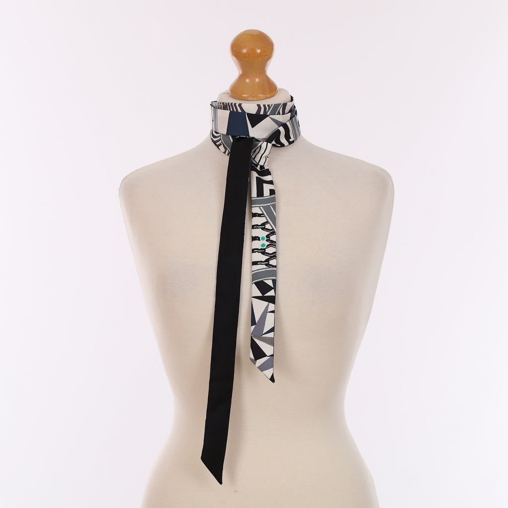 Brand New Hermès Jeu de Soie Silk Twillion