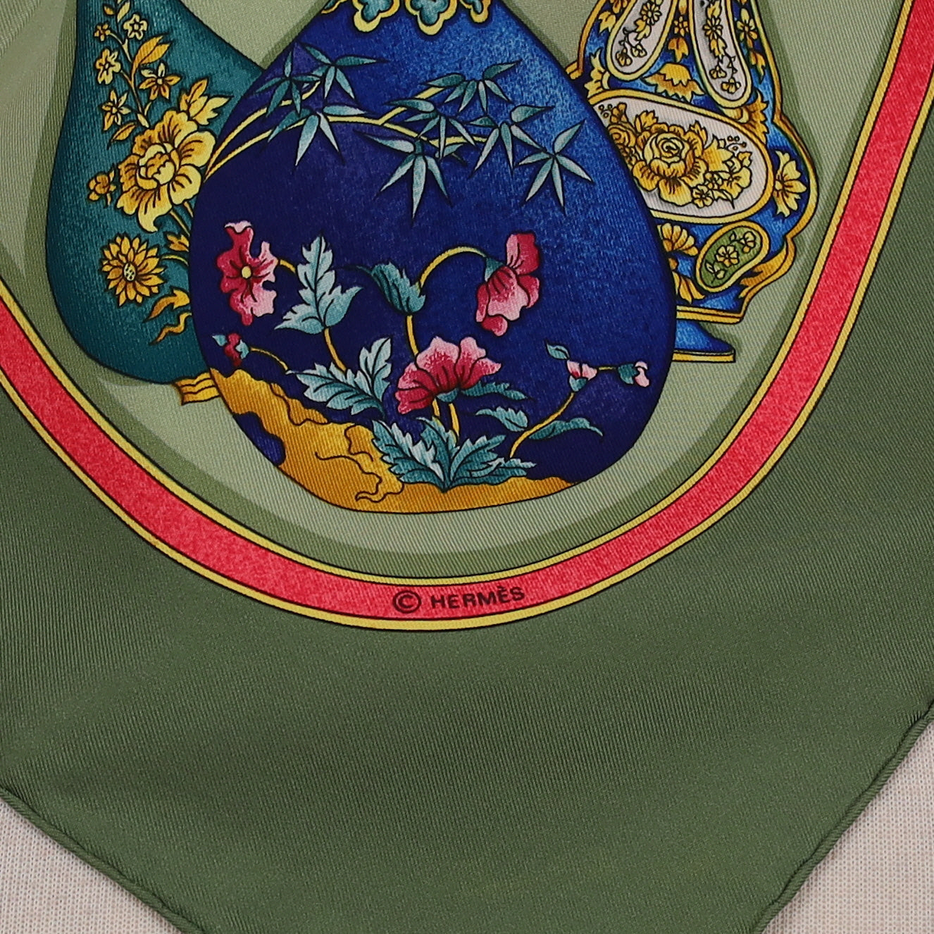 Pristine Hermès Qu Importe Le Flacon Silk Scarf