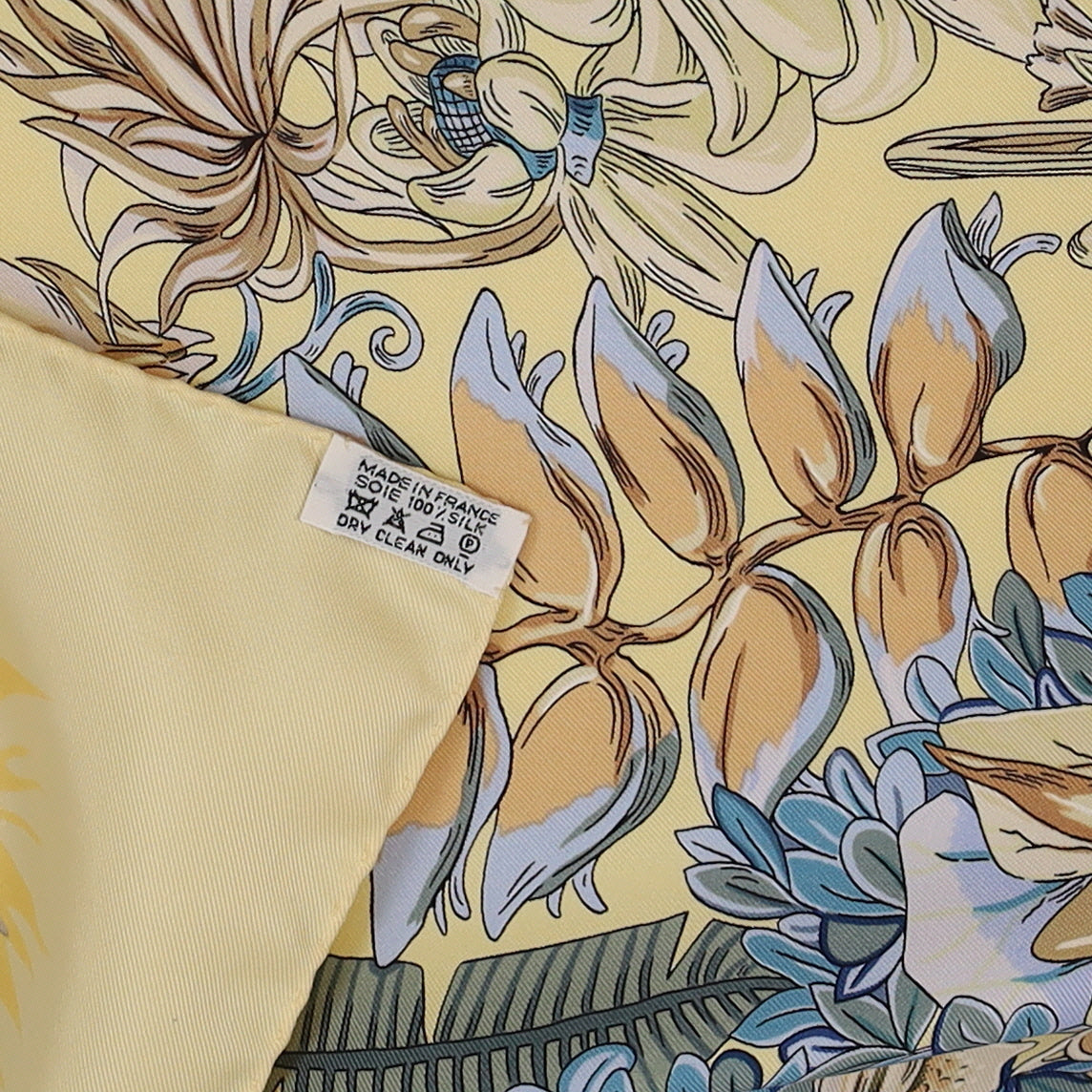 Hermès L'lle Deserte Silk Scarf
