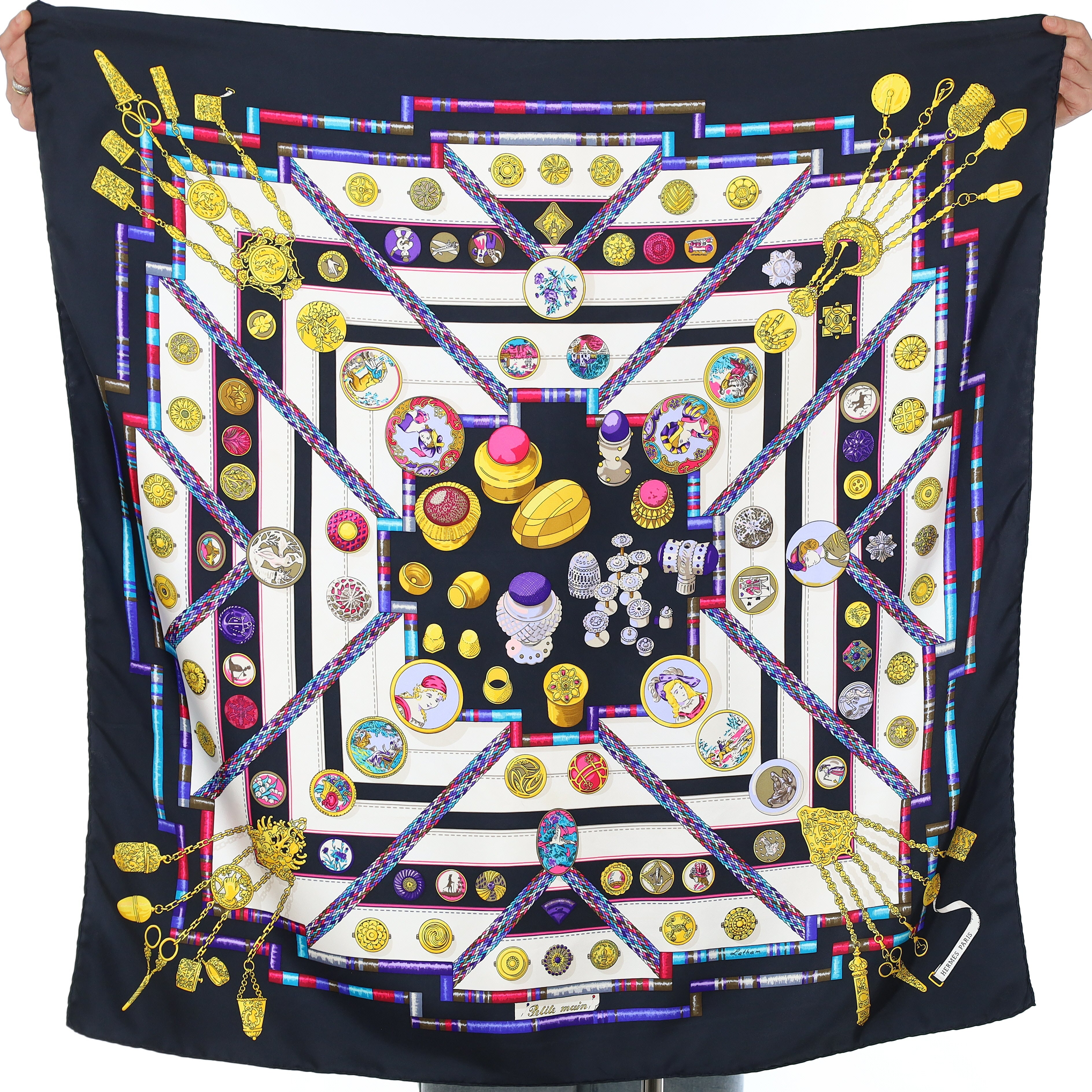 Hermès Petite Main Silk Scarf