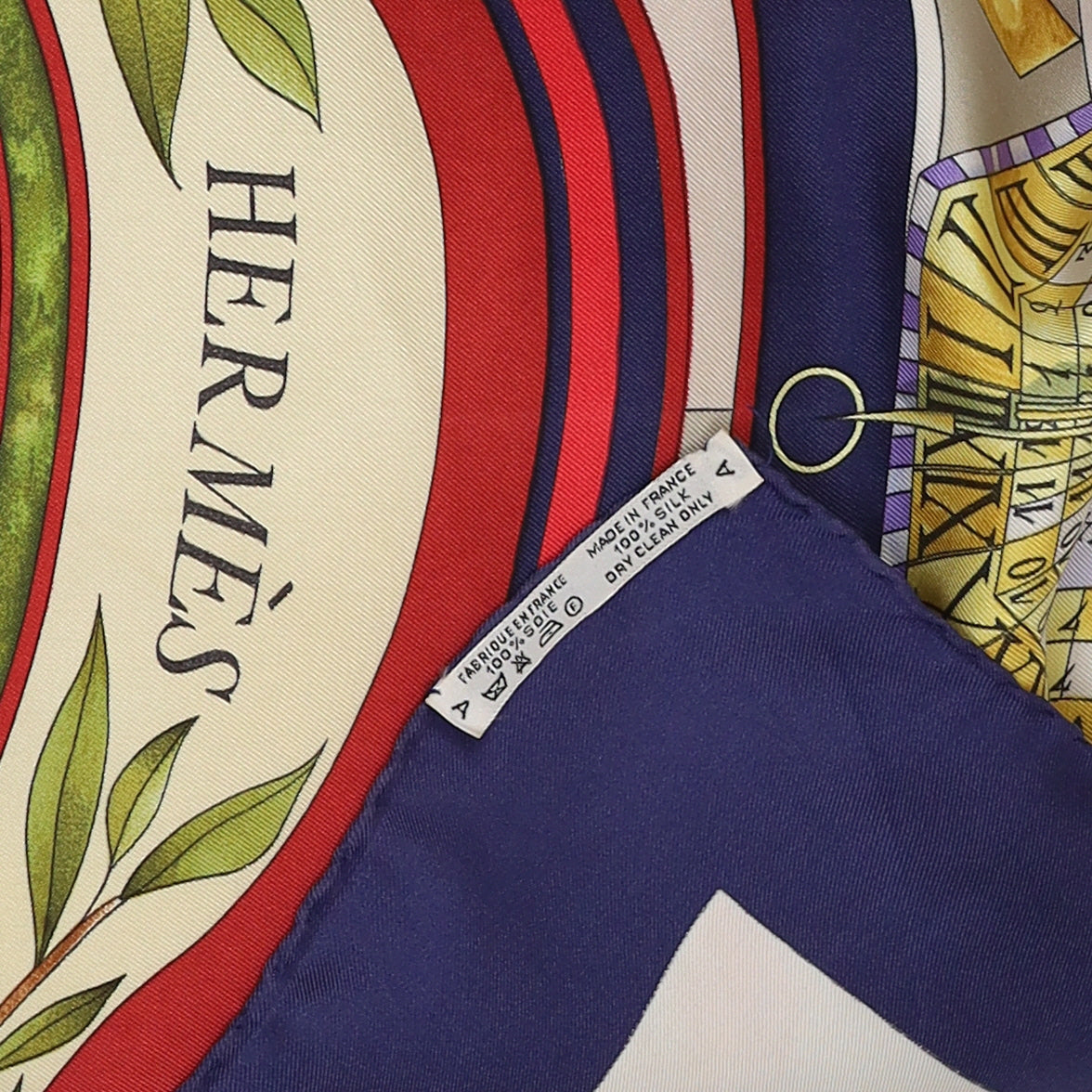 Hermès Parmi Les Fleurs Je Compte les Heures Silk Scarf