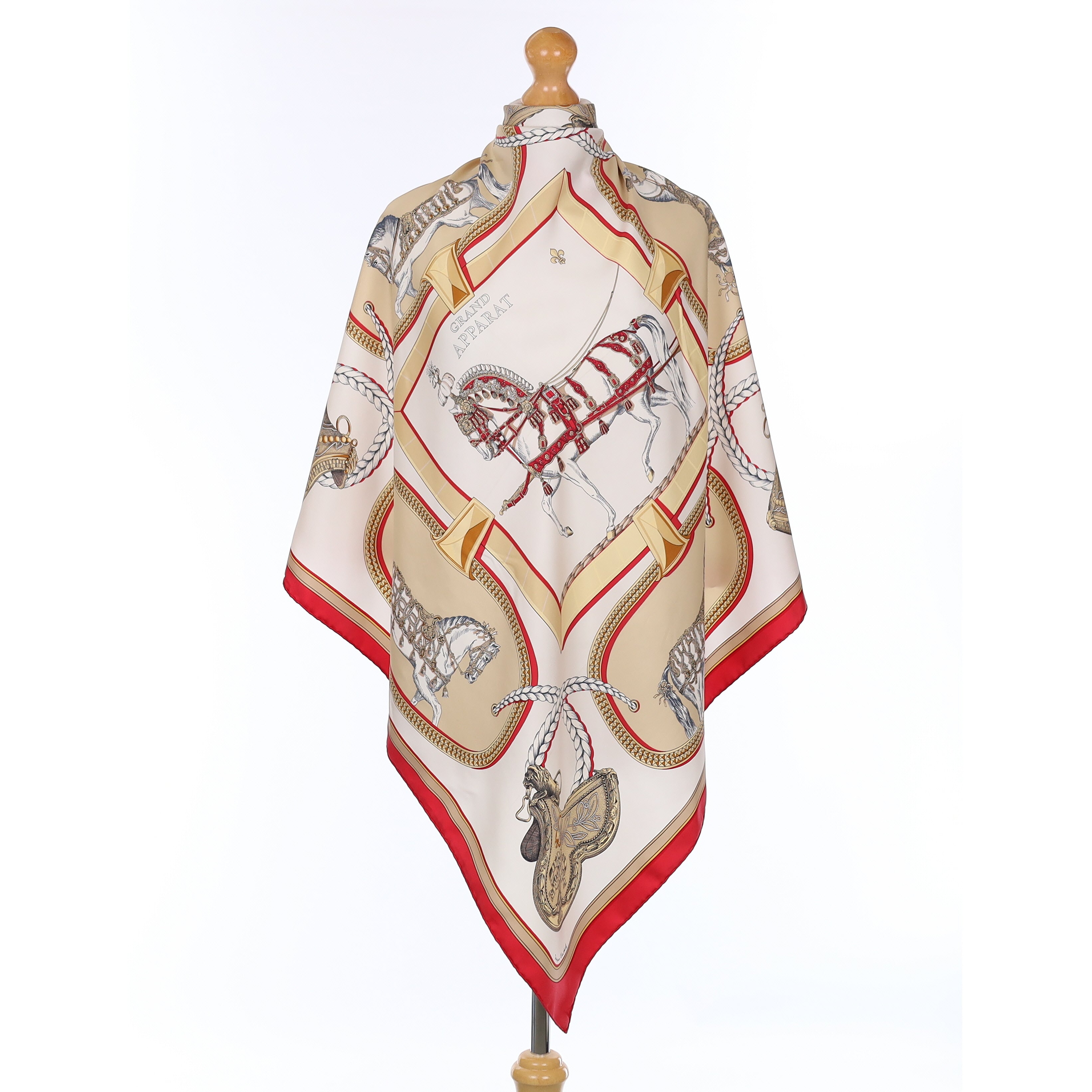 HERMÈS GRAND APPARAT シルクスカーフ Hermès Grand Apparat Silk Scarf