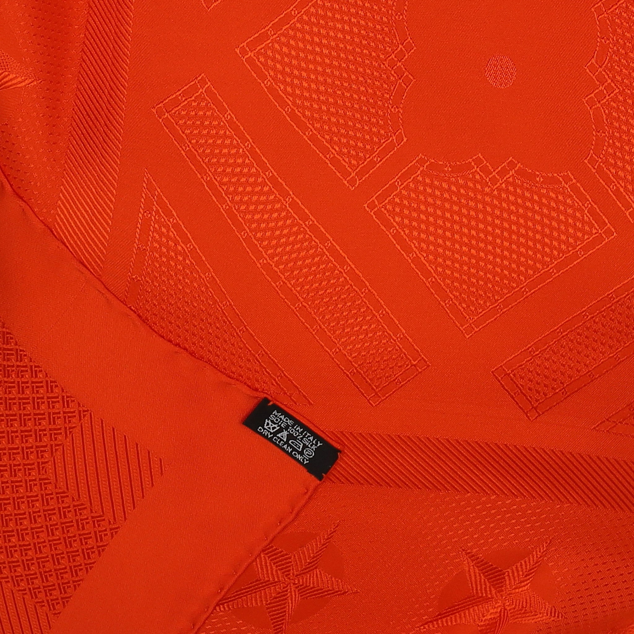 Pristine Boxed Hermès Carré 90 Jacquard Silk Scarf