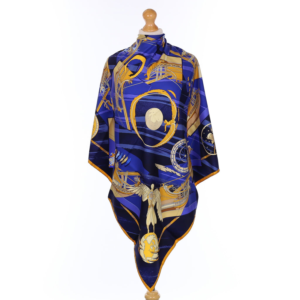 Pristine Boxed Hermès Face au Large Silk Scarf