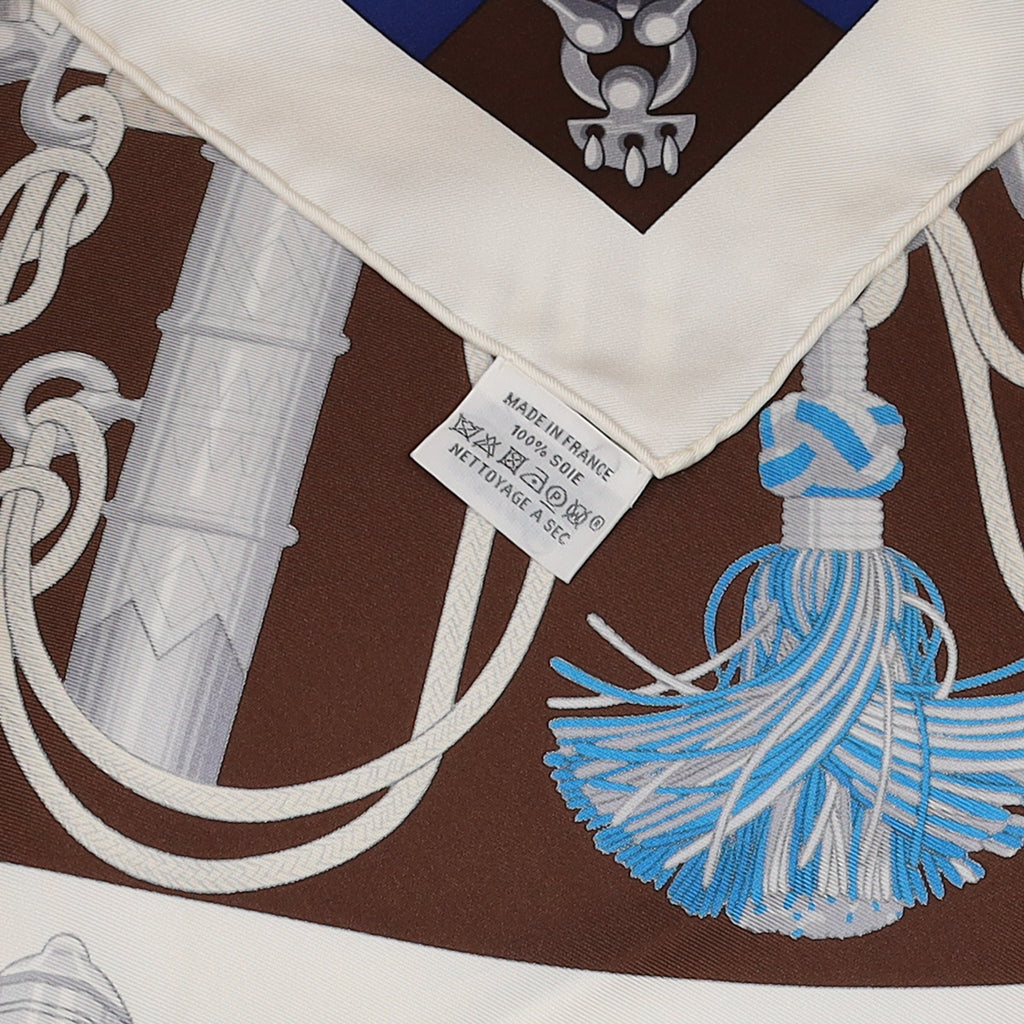 Pristine Boxed Hermès Cliquetis Silk Scarf