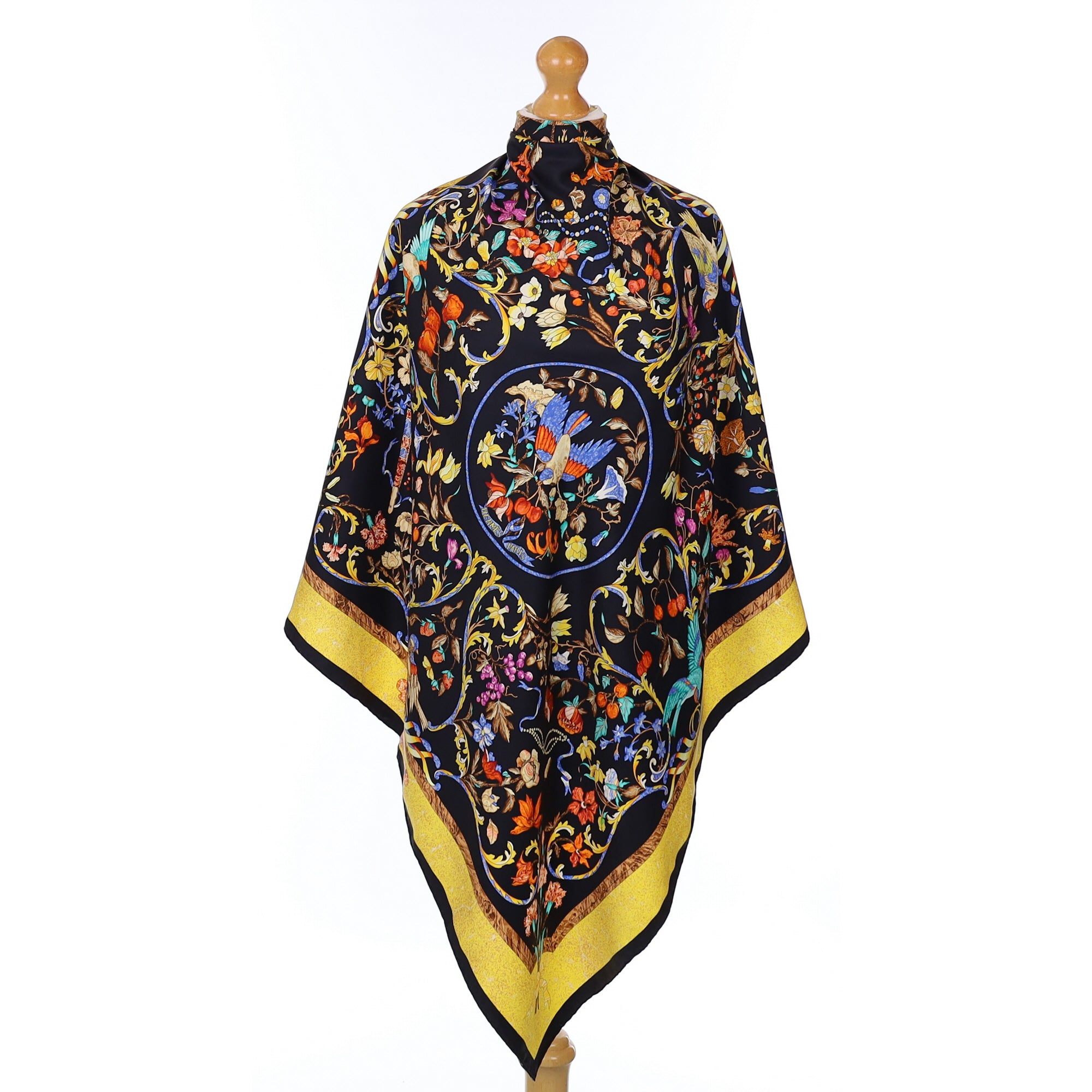 Pristine Hermès Pierres d'Orient et D'Occident Silk Scarf
