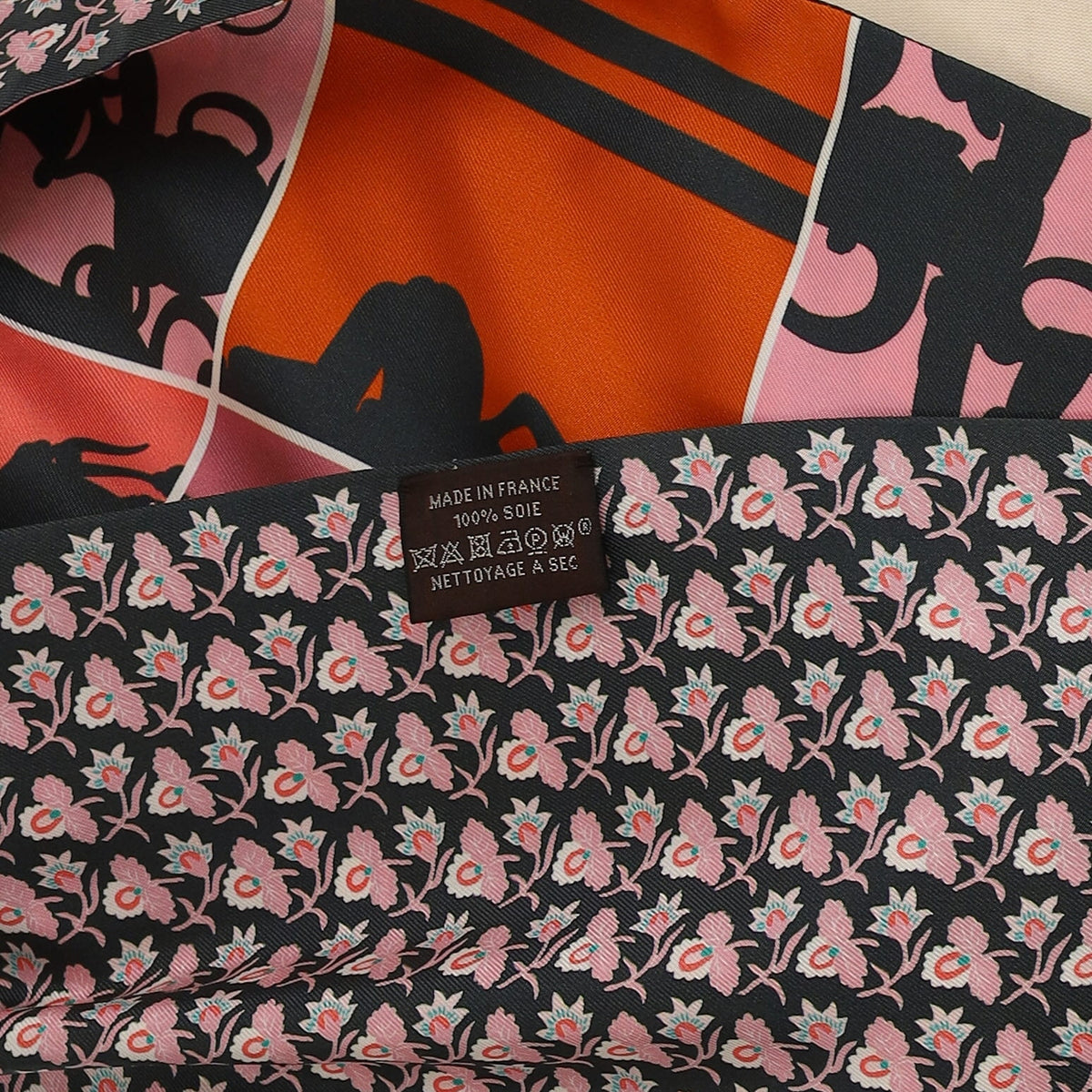 Brand New Boxed Hermès Brides de Gala En Desordre Silk Maxi Twilly