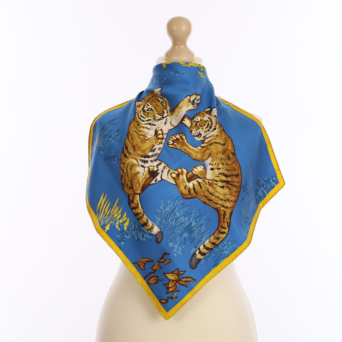 Brand New Boxed Hermès Les Tigreaux Silk Scarf 45