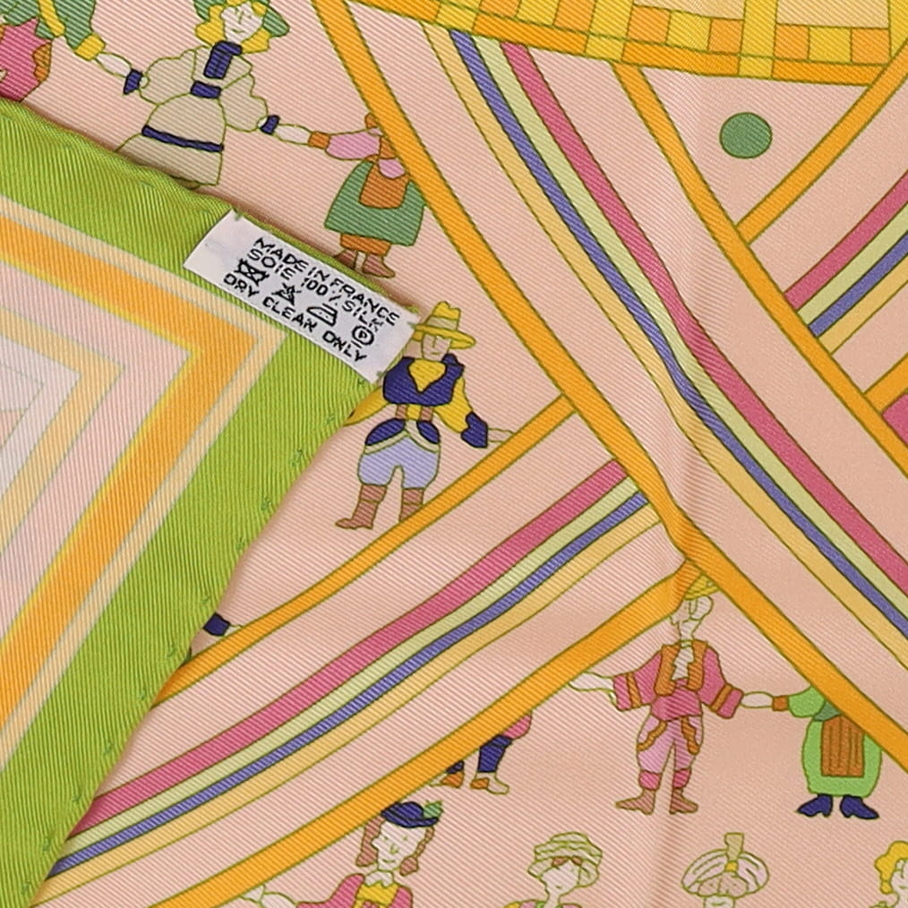 Brand New Boxed Hermès Donner la Main Silk Scarf