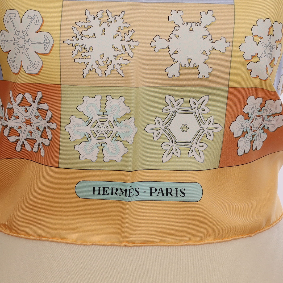 Brand New Boxed Hermès Feùx de L'hiver Silk Scarf