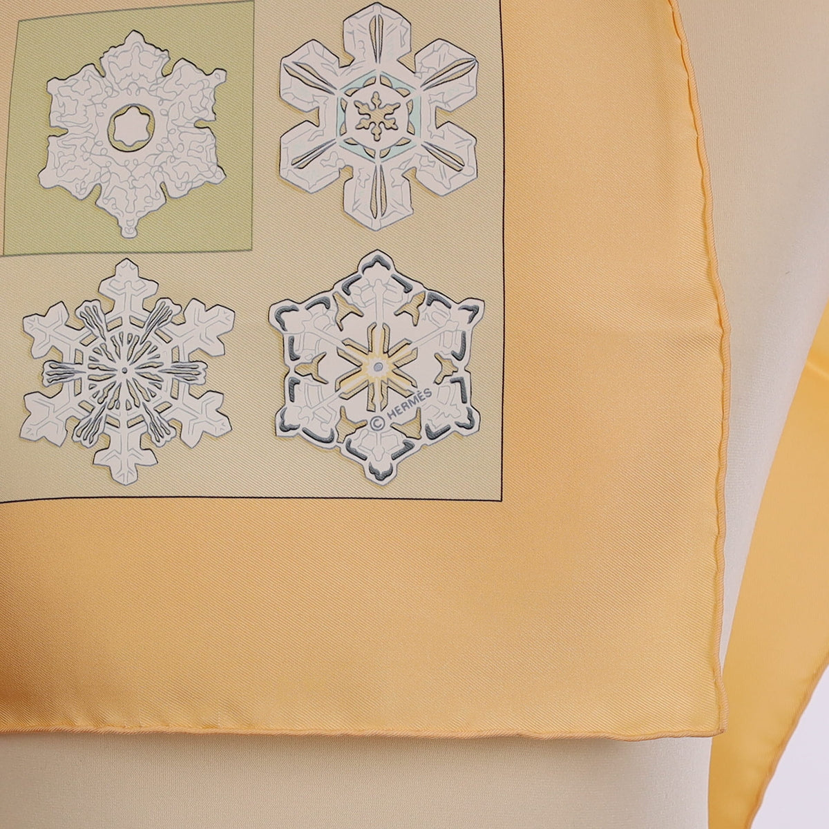 Brand New Boxed Hermès Feùx de L'hiver Silk Scarf