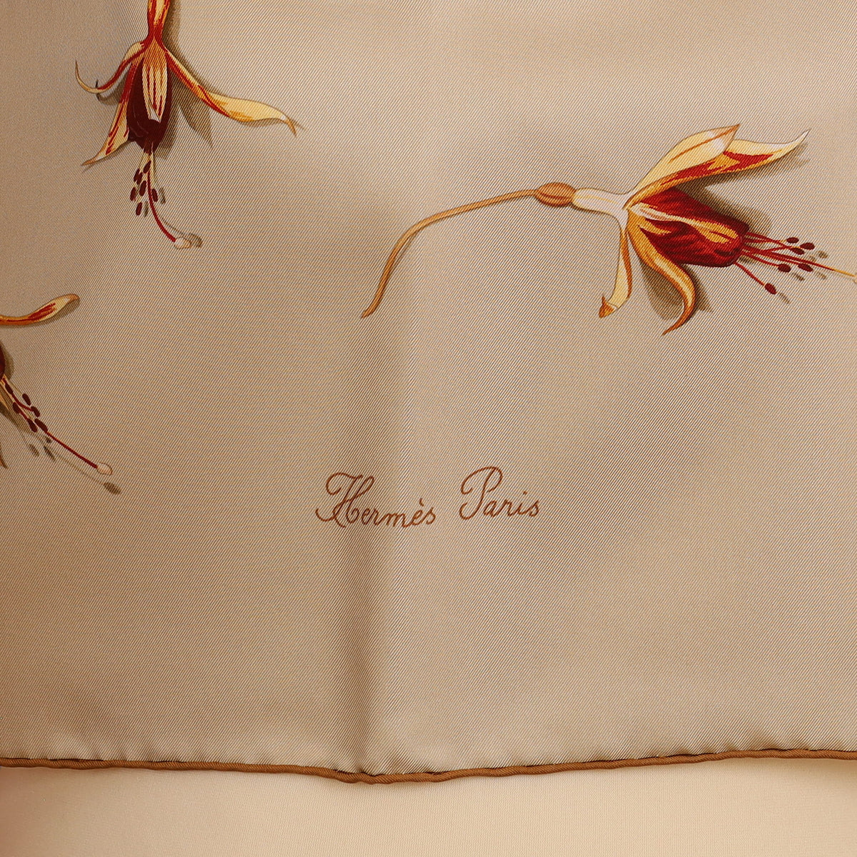 Brand New Boxed Hermès Fleurs de Fuchsia Silk Scarf Quite Rare