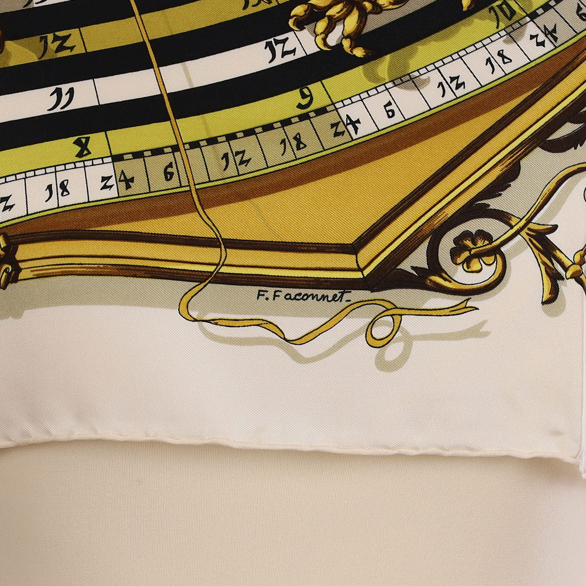 Pristine Boxed Hermès Dies et Hore Silk Scarf